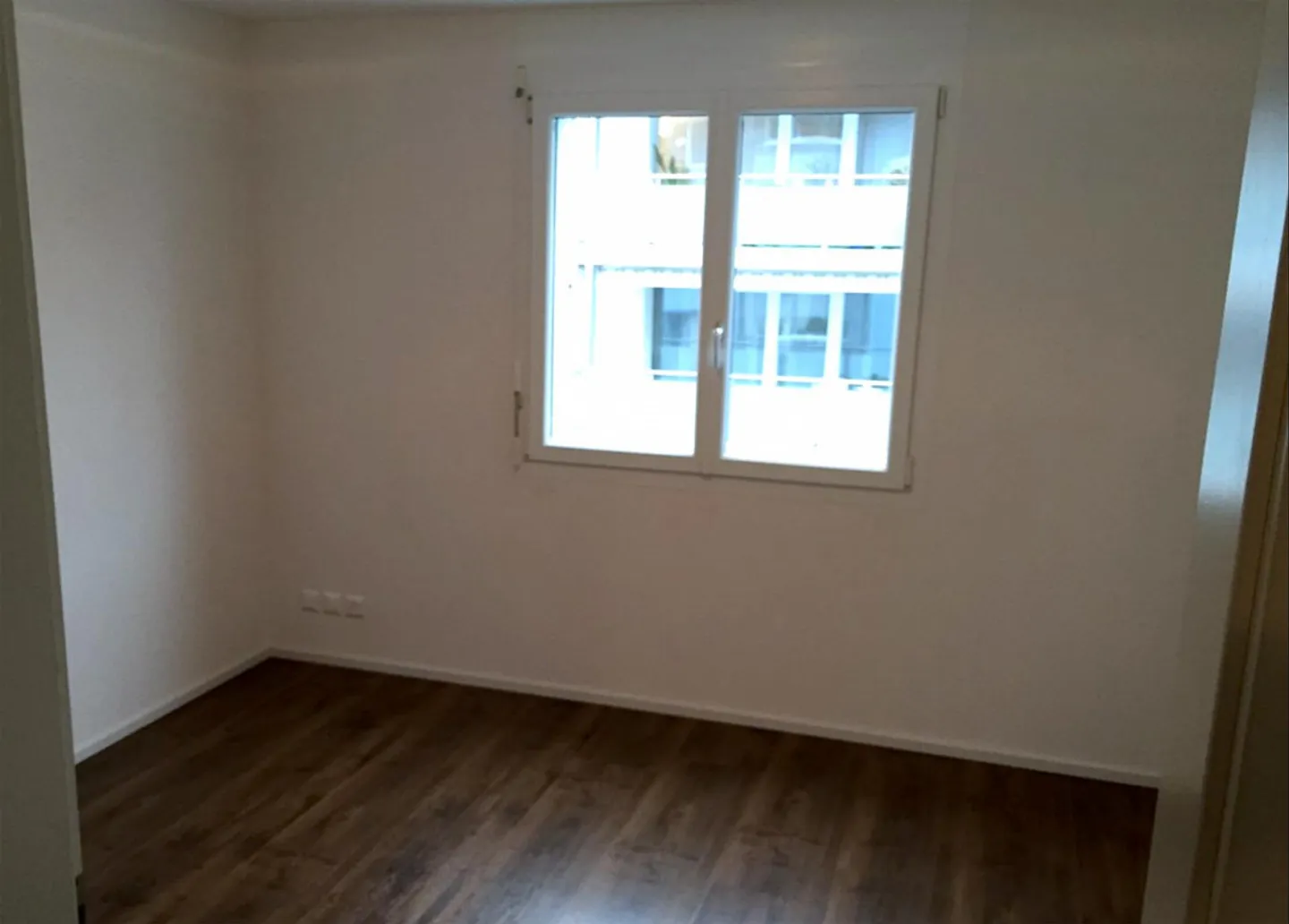 Grosszügige 3,5-Zmmerwohnung mit privatem Badeplatz - Foto 6 von 9