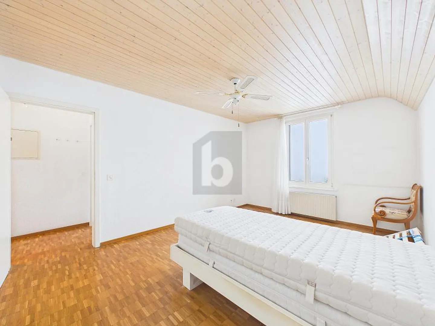 CHIC, SUNNY & WITH ALPINE PANORAMA - Photo 3 of 6