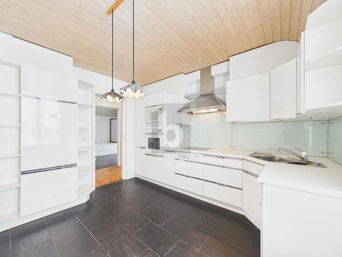 CHIC, SUNNY & WITH ALPINE PANORAMA - Photo 5 of 6