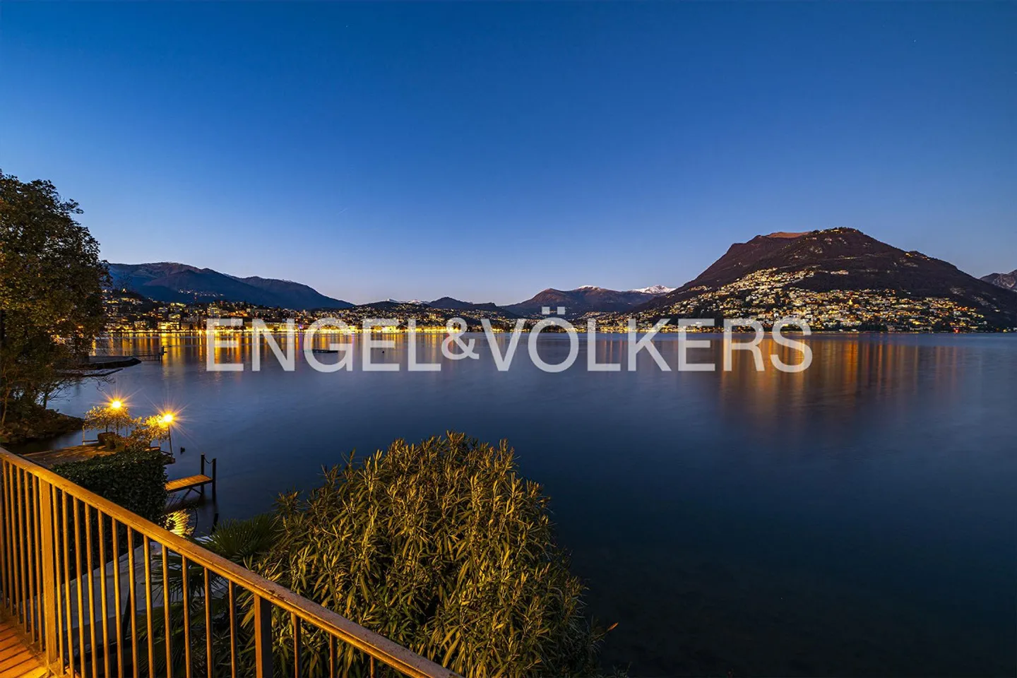 Villa located directly on the lake with private boathouse - Photo 11 of 13