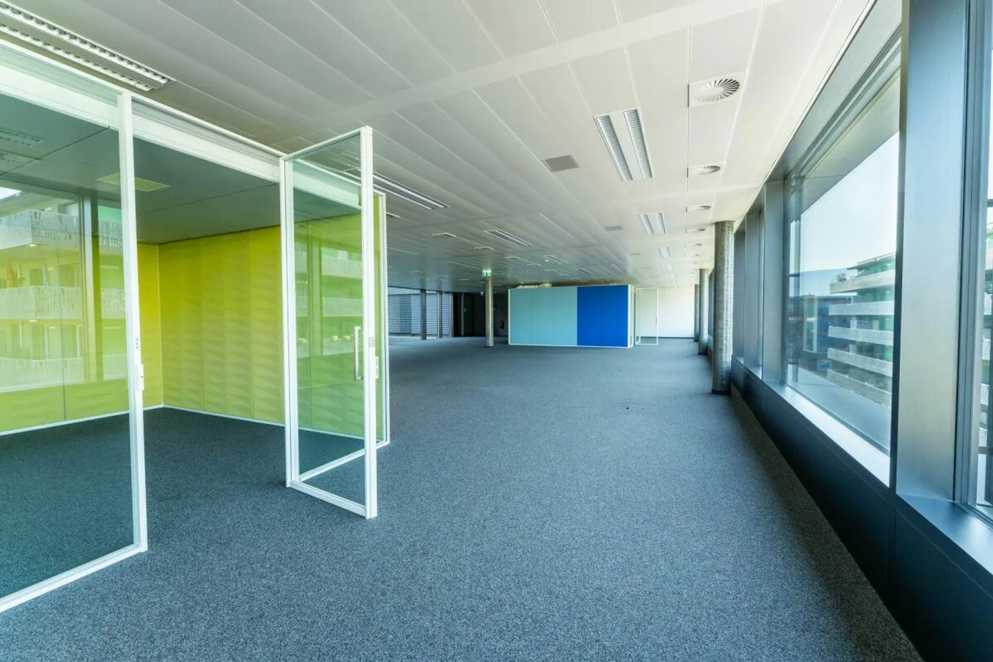 Superficie amministrativa di 292 m² al 4° piano - grandi spazi per uffici luminosi - Foto 2 di 8