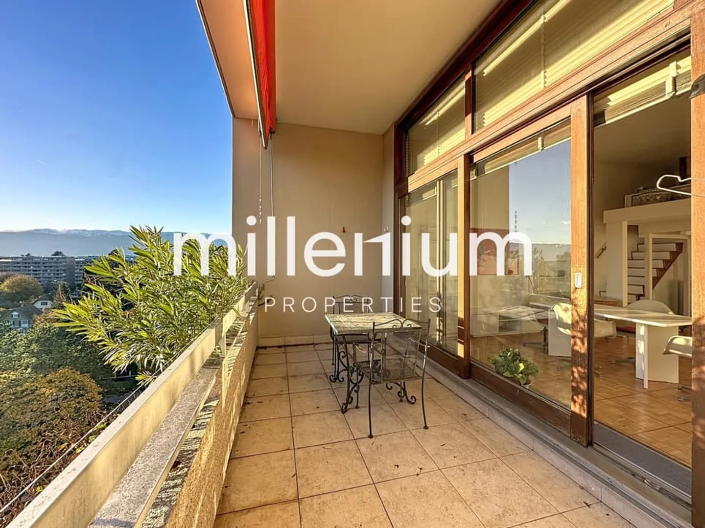 Appartement 2P meublé avec balcon proche ONU - Foto 1 di 5