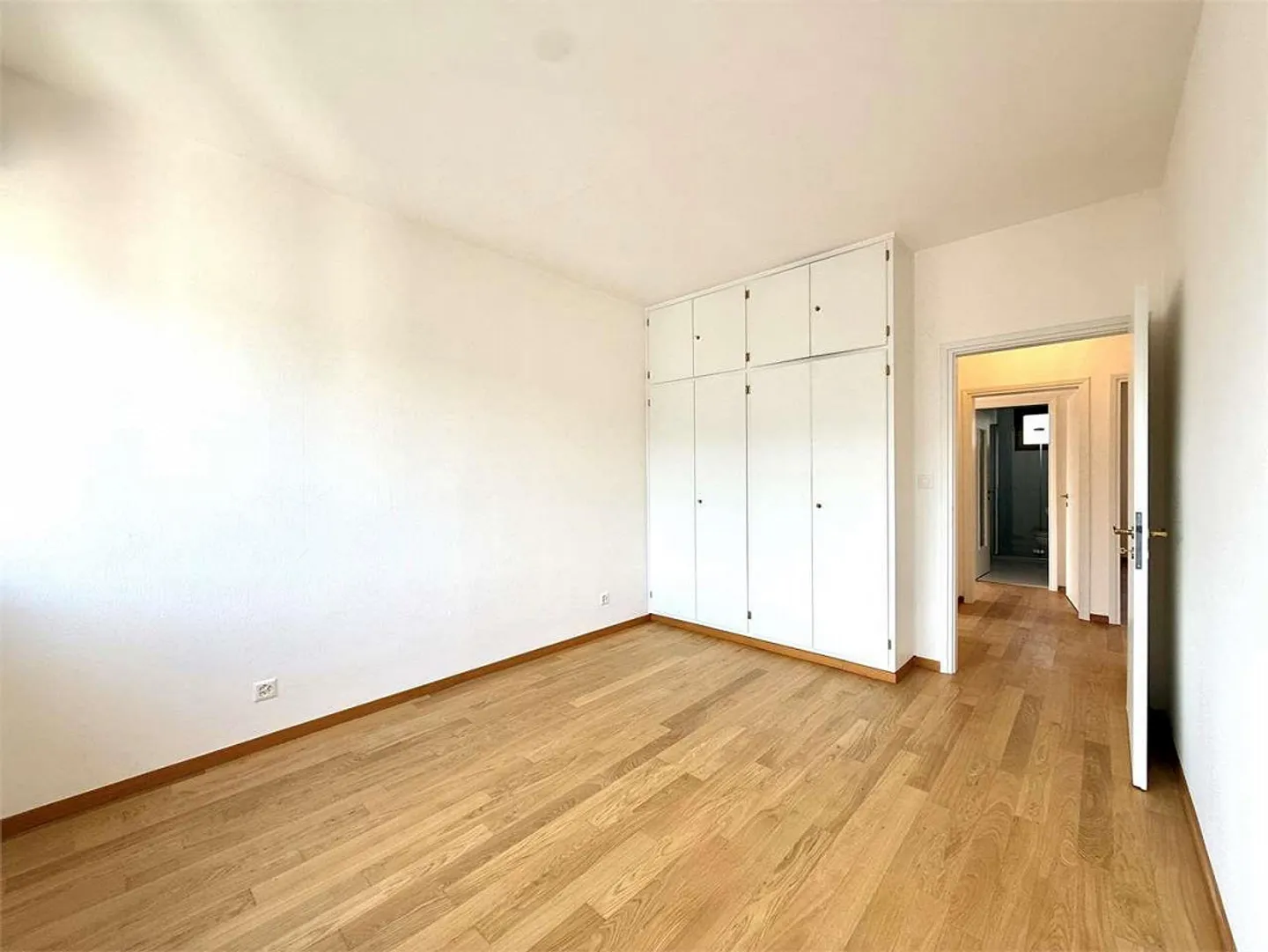 Appartamento spazioso con vista lago - Foto 8 di 12