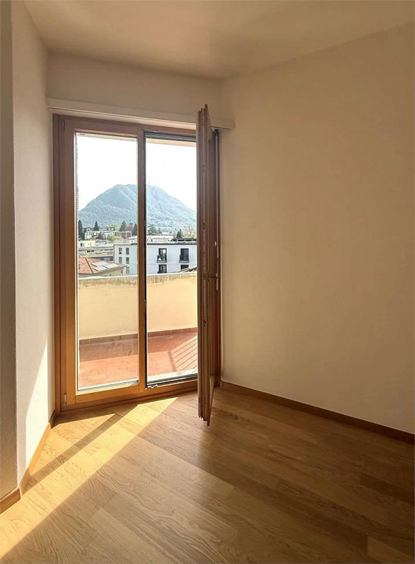 Appartamento spazioso con vista lago - Foto 12 di 12