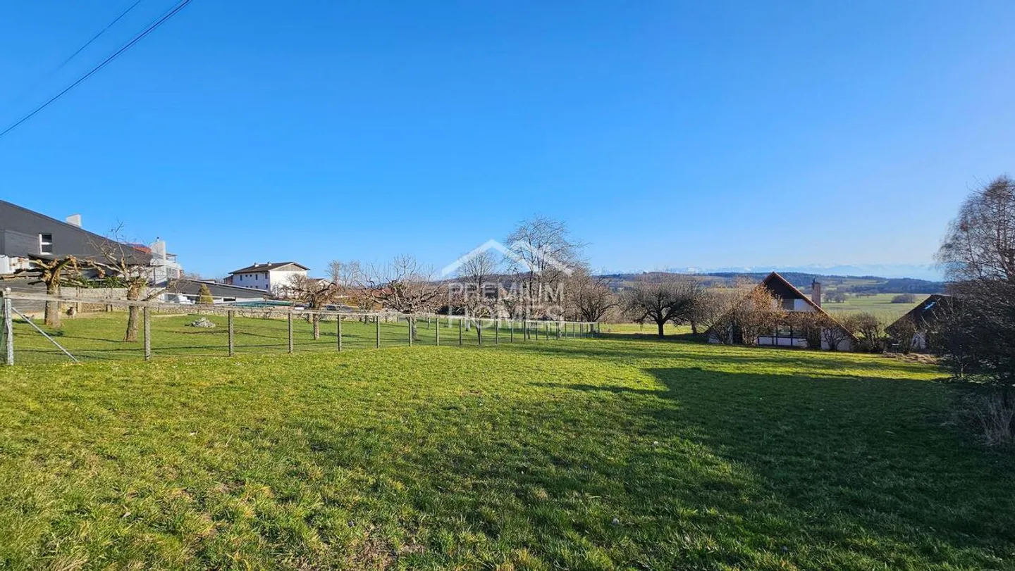 Charmantes Villengrundstück mit Alpenblick - Foto 1 von 11