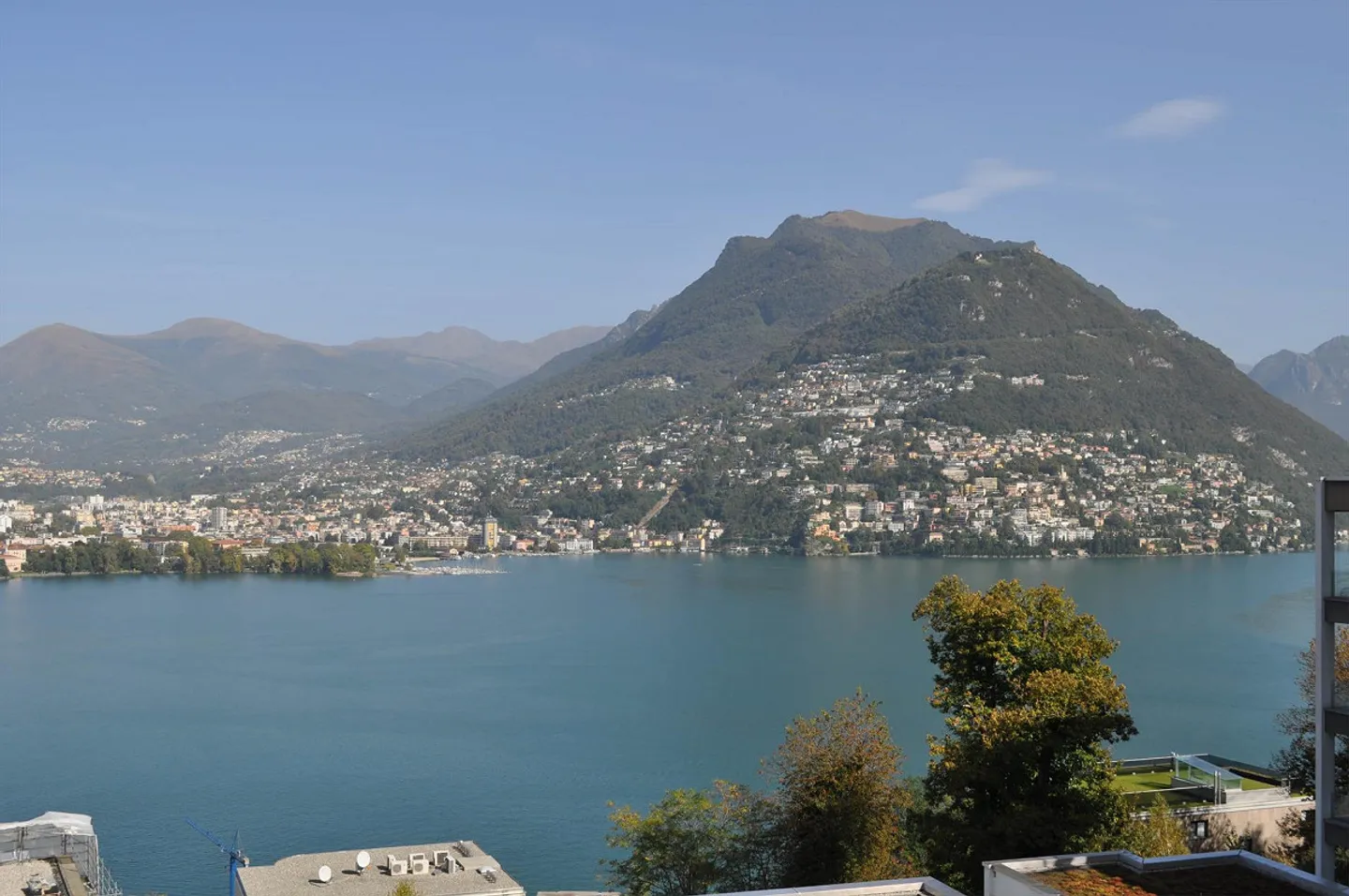 Grande attico con vista lago e terrazza tetto - Photo 1 of 11