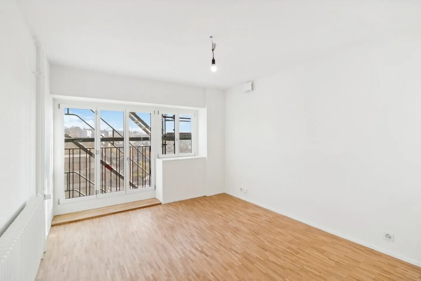 3.5 rooms fully renovated - Photo 5 of 9