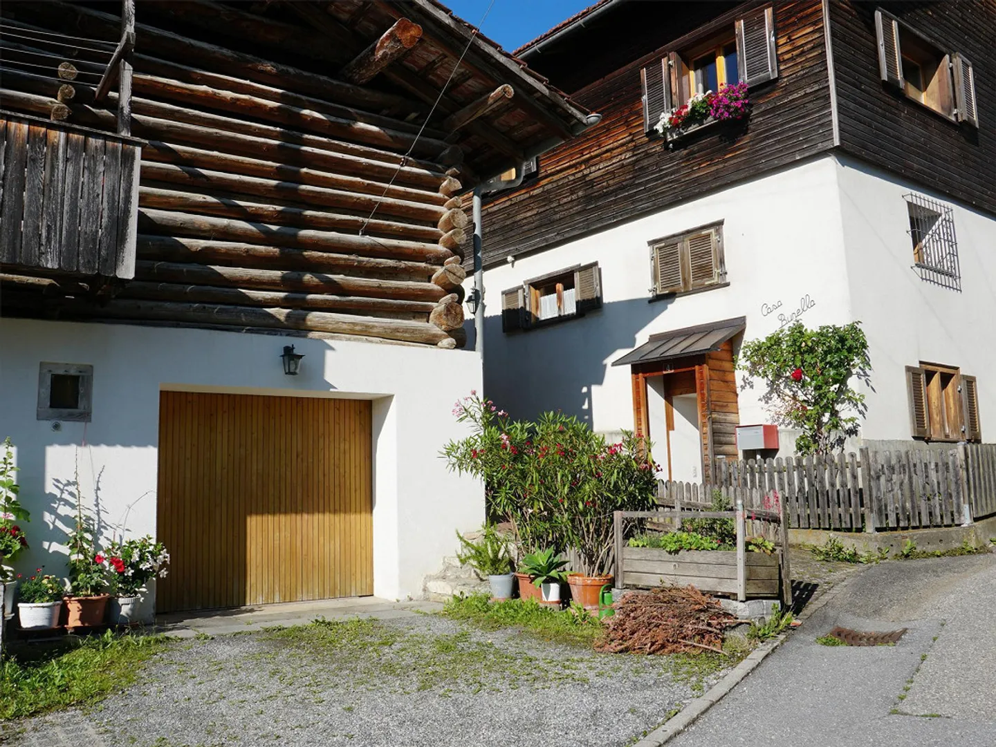 Trin Digg - Maison individuelle de 6,5 pièces avec écurie/garage et terrain de jardin (terrain à bâtir) - Photo 5 sur 6
