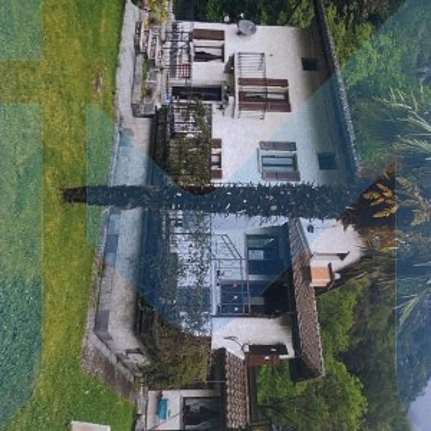 1.068 m² DI PROPRIETÀ, 872 m² DI GIARDINO: CASA INDIPENDENTE CON 4 CAMERE DA LETTO - Foto 1 di 7