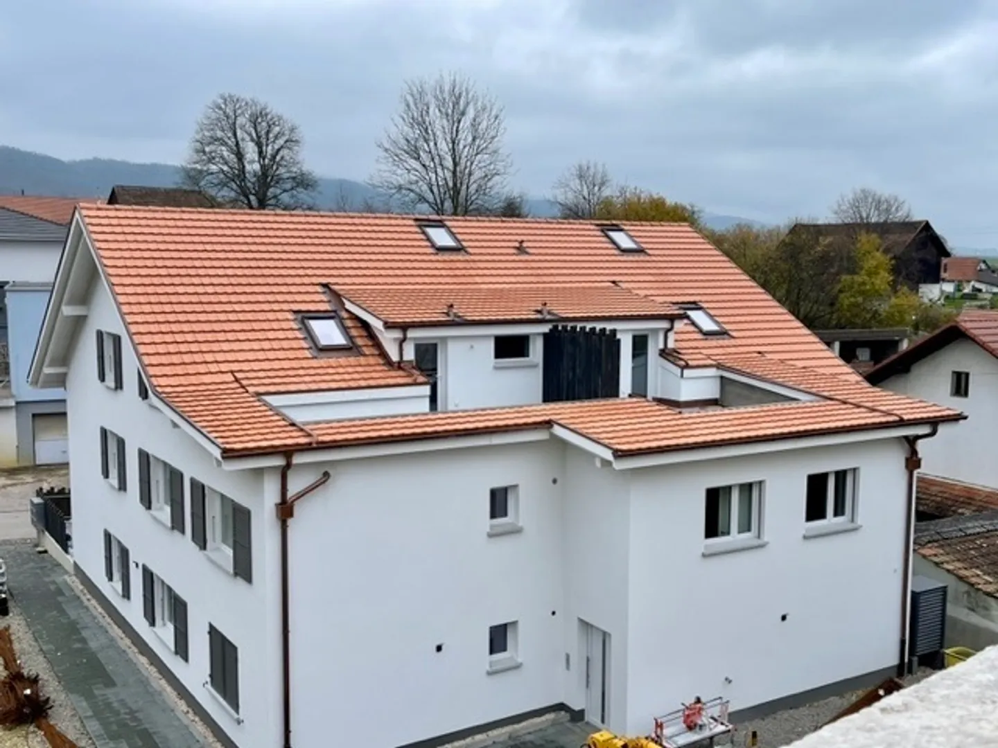 Nuovo appartamento di 3,5 locali di 116 m2, centro del villaggio. - Foto 1 di 7