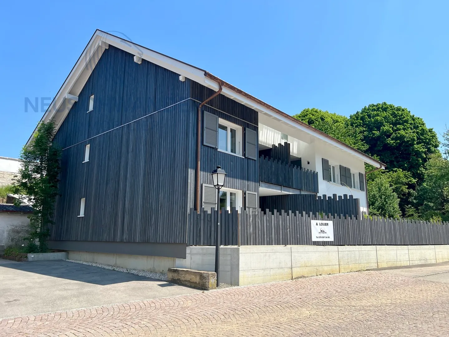 Nuovo appartamento di 3,5 locali di 116 m2, centro del villaggio. - Foto 2 di 7