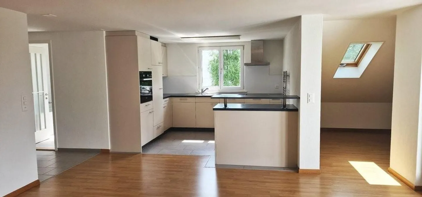 Zentrale & gemütliche 3.5-Zimmerwohnung mit Balkon in Lyss - Foto 2 von 10