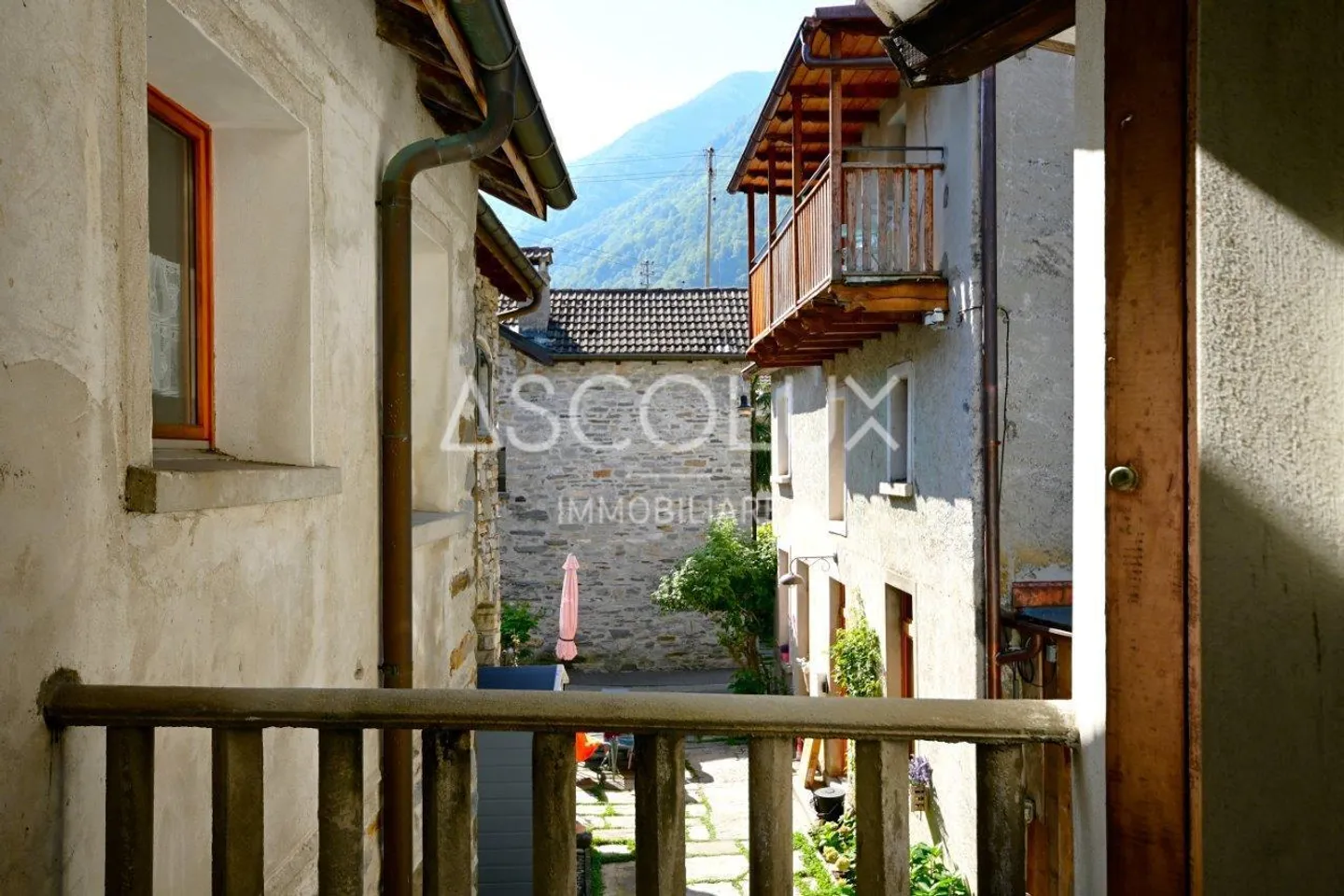 Einfamilienhaus kaufen - Foto 2 von 13