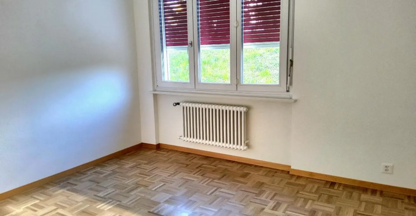 Charming 3.5-room apartment renovated in 2025 – Close to the lake - Photo 4 of 9