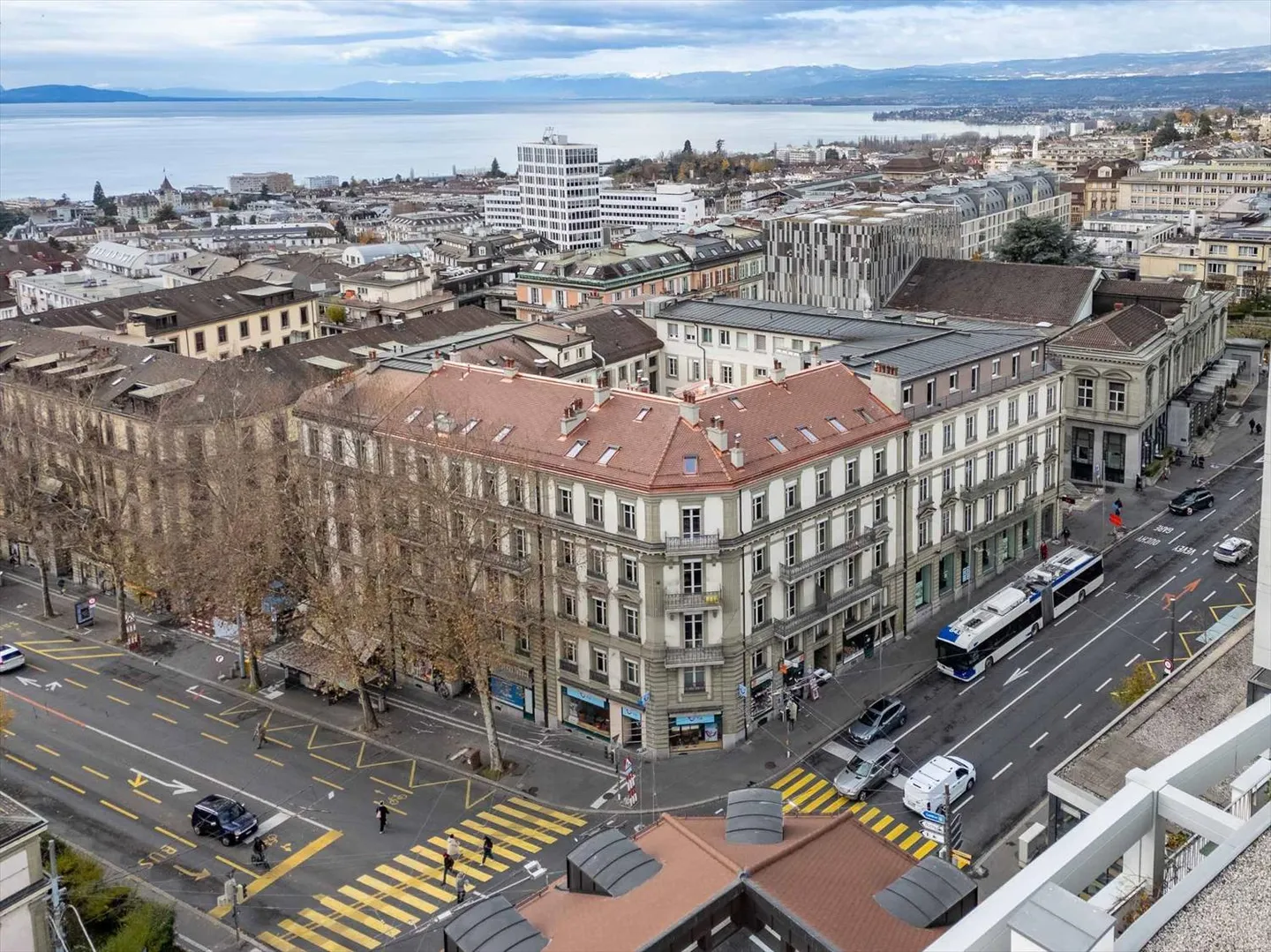 Superficie di uffici di 138 m2 in mansarda in un edificio di carattere - Foto 1 di 7