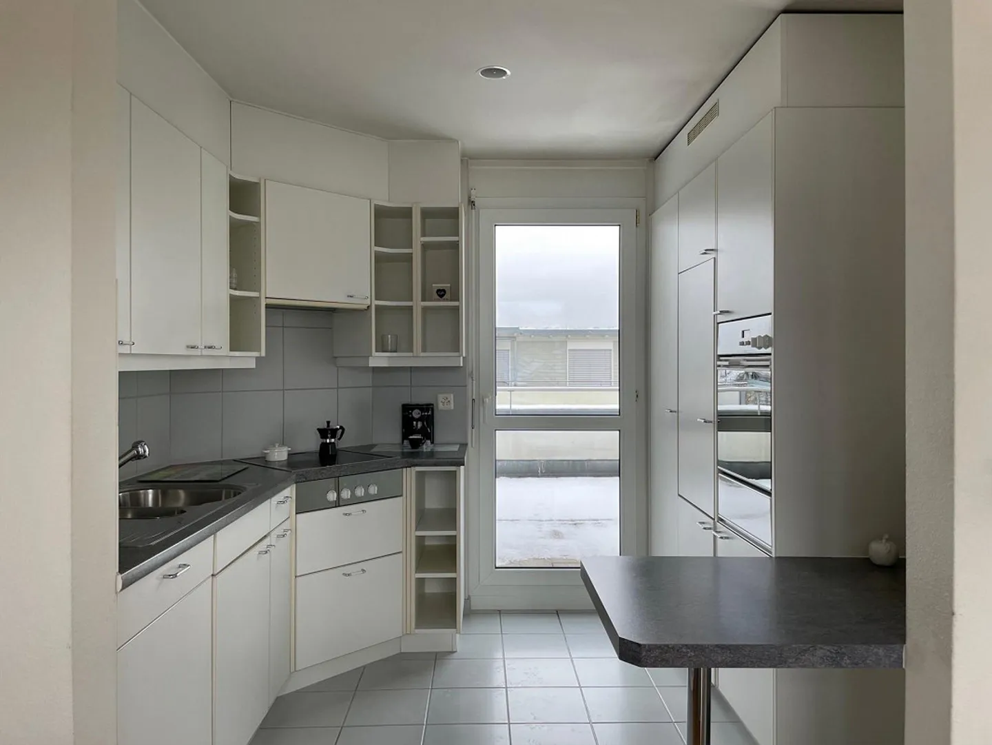 Beautiful maisonette apartment with 3 outdoor areas to relax - Photo 2 of 5