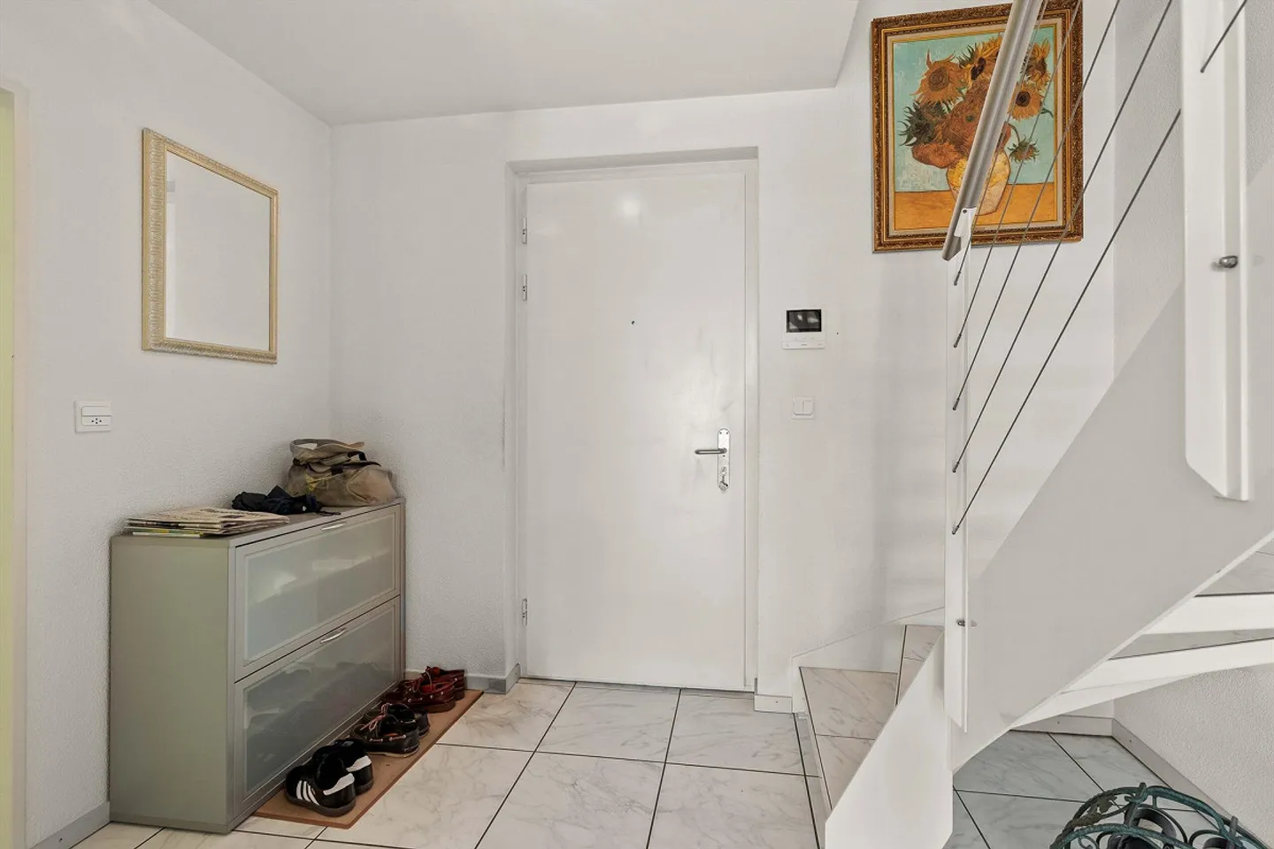 Quiet Living in Zurich-North on Two Floors - Photo 4 of 5