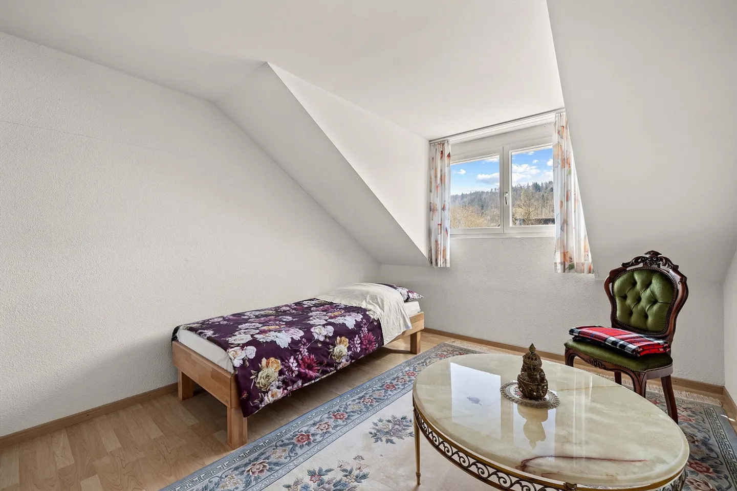 Quiet Living in Zurich-North on Two Floors - Photo 5 of 5