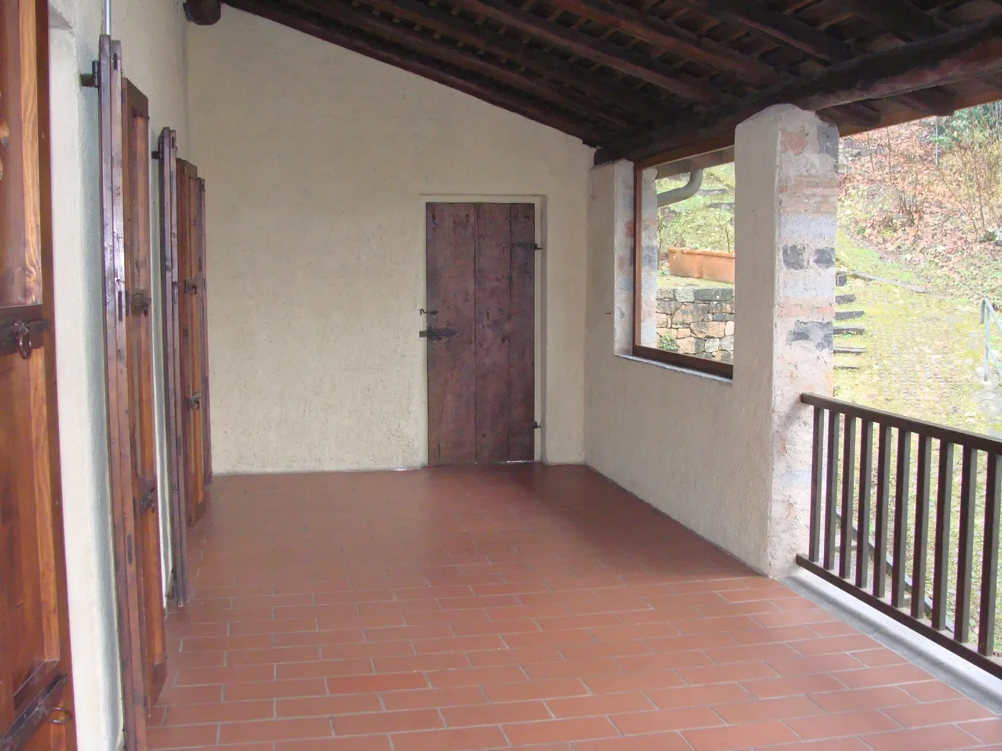 SPAZIOSA CASA DI NUCLEO CON GIARDINO - Foto 6 di 8