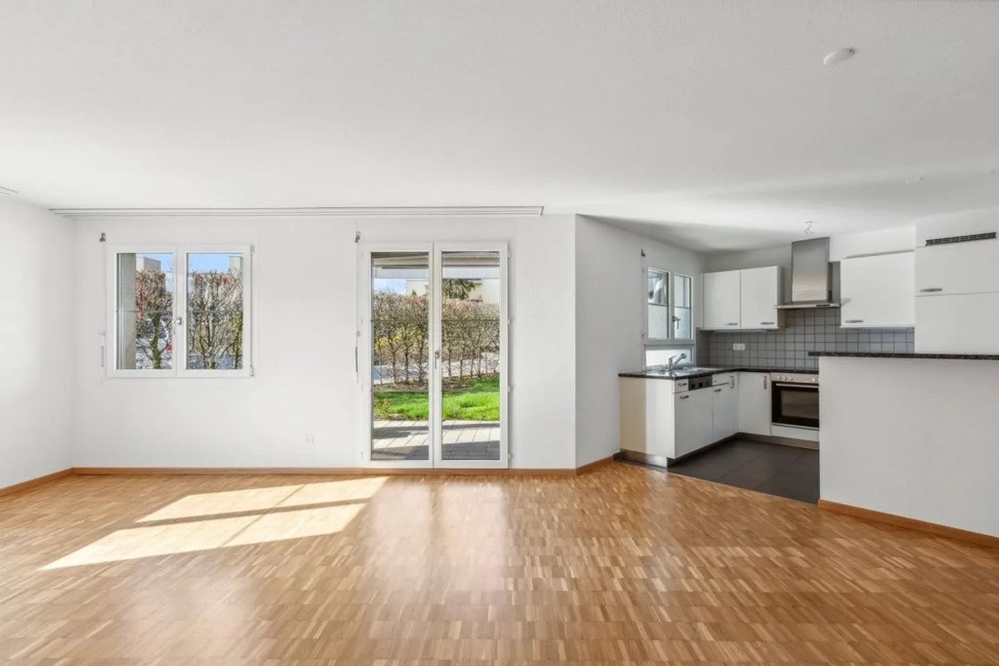 Apartment for rent - Photo 3 of 7