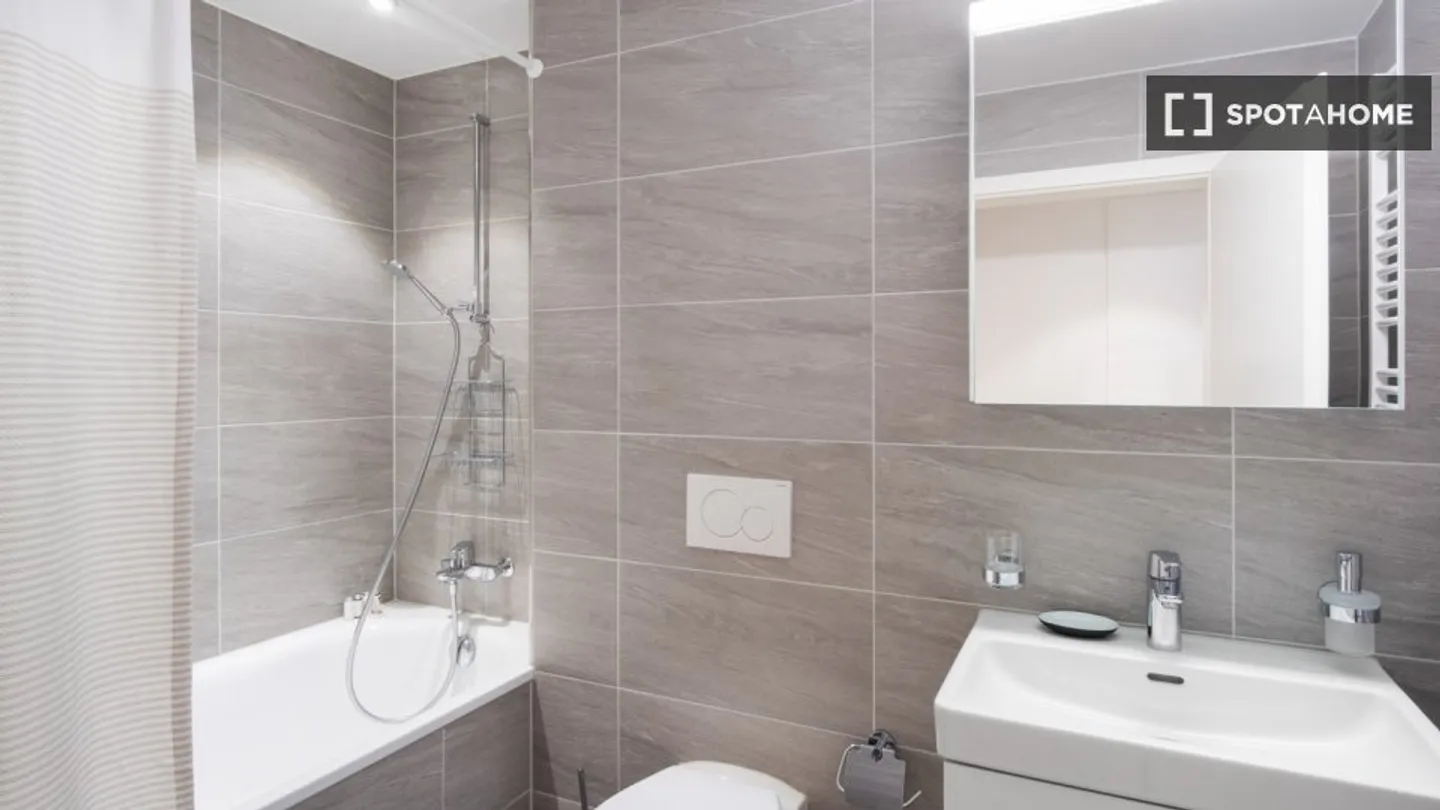 Découvrez, visitez et louez votre nouveau chez-vous en ligne en toute confiance. - Photo 7 sur 13