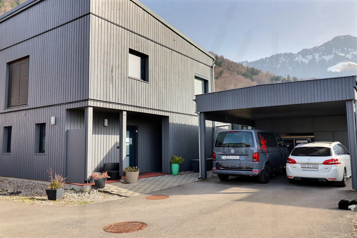 House with 5.5 rooms offering spacious areas and plenty of storage space - Photo 13 of 13