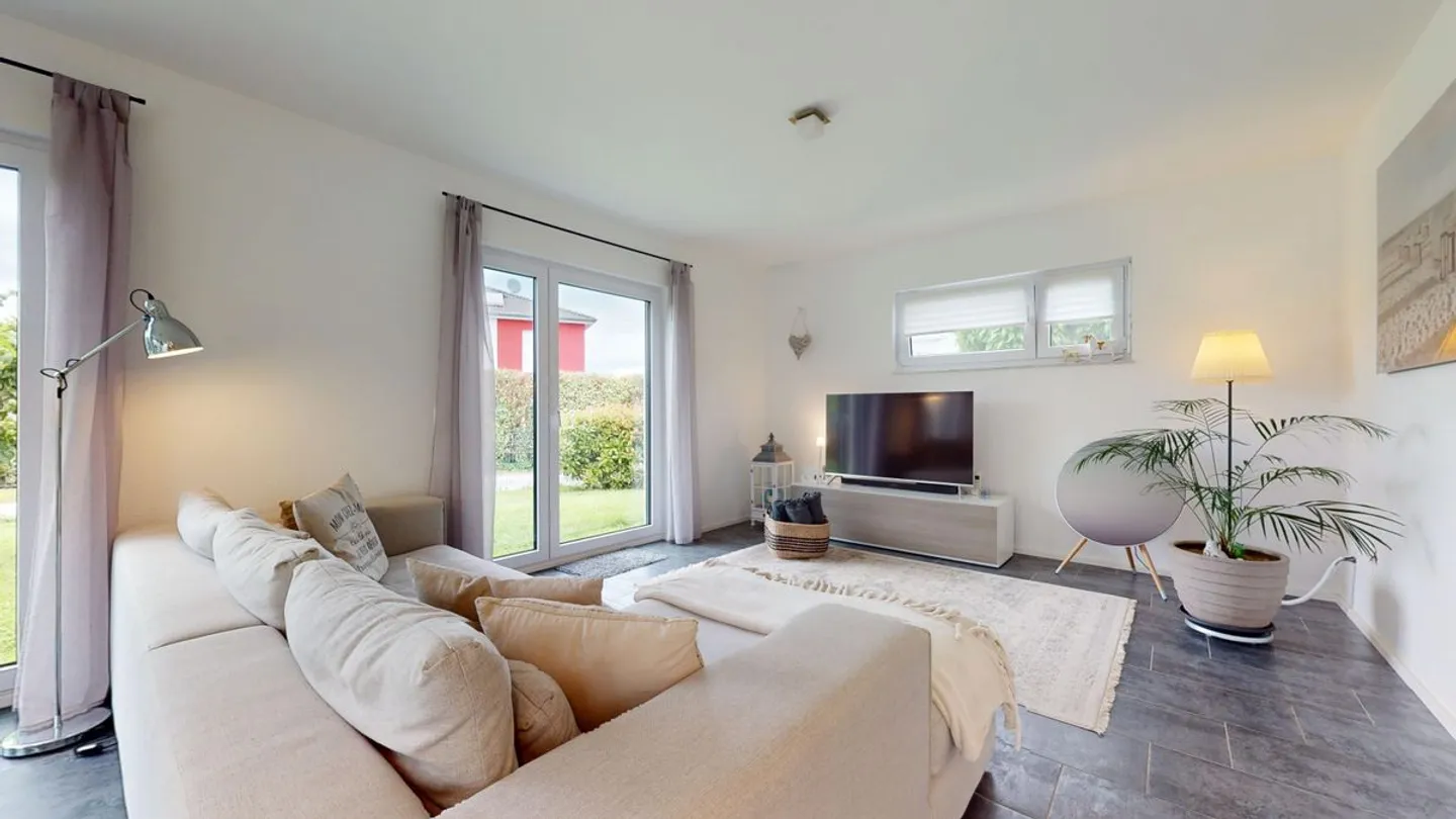 Villa familiale avec jardin bordé d'arbres ! - Photo 9 sur 13