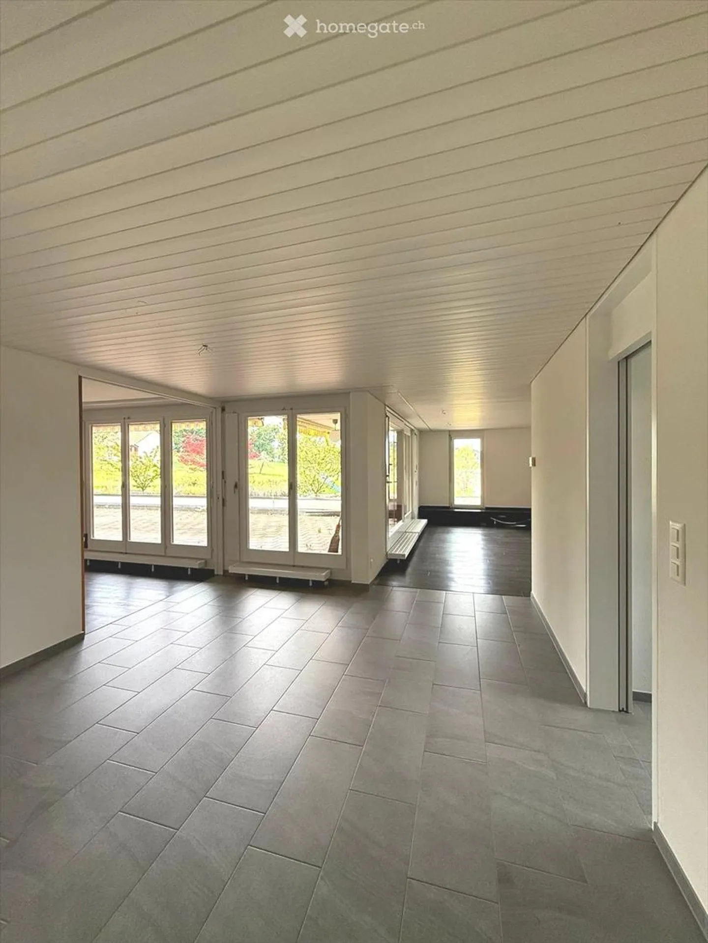 First-class 5.5-room terrace apartment in Wald, Canton ZH - Photo 4 of 13