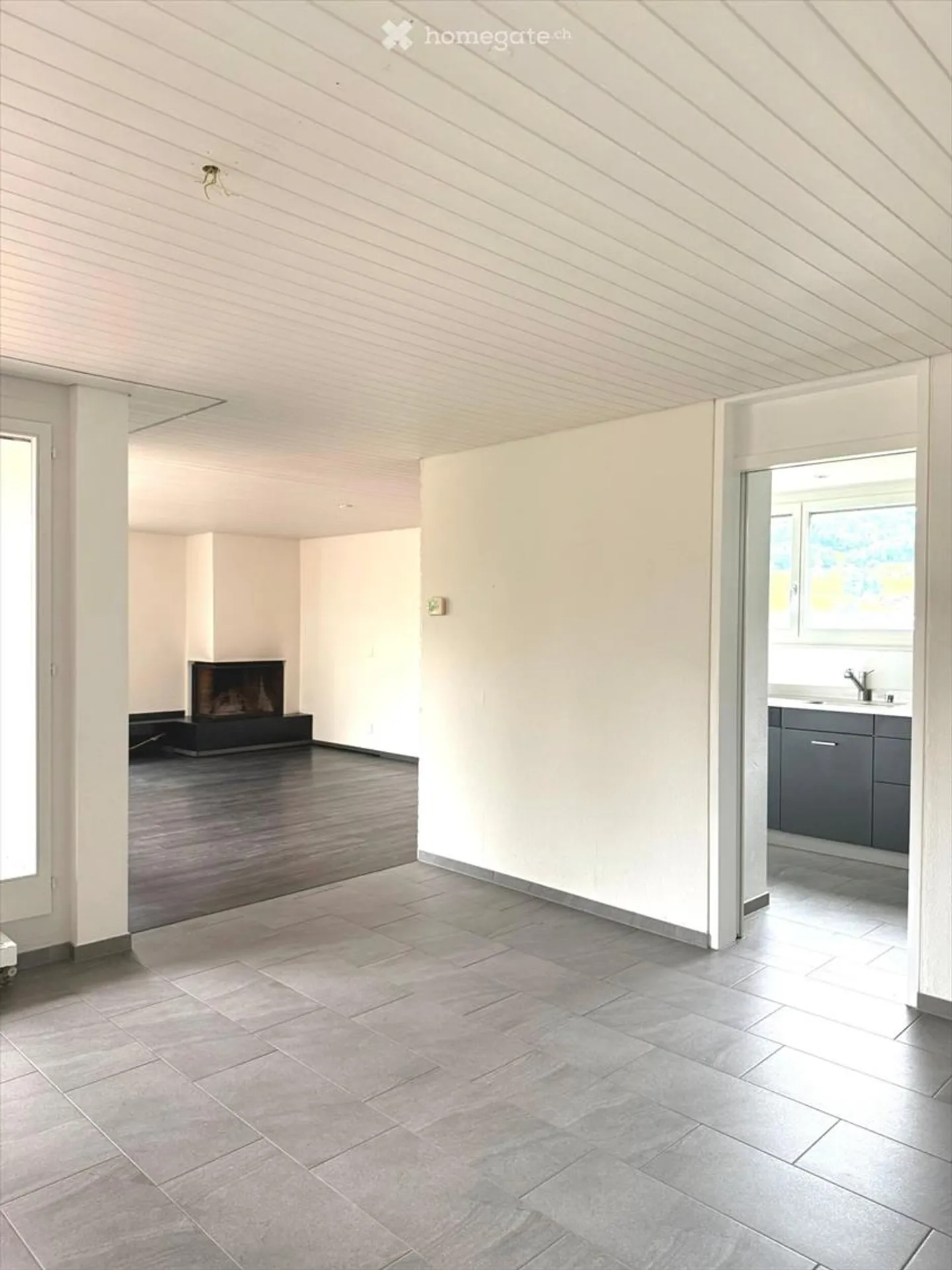 First-class 5.5-room terrace apartment in Wald, Canton ZH - Photo 2 of 13