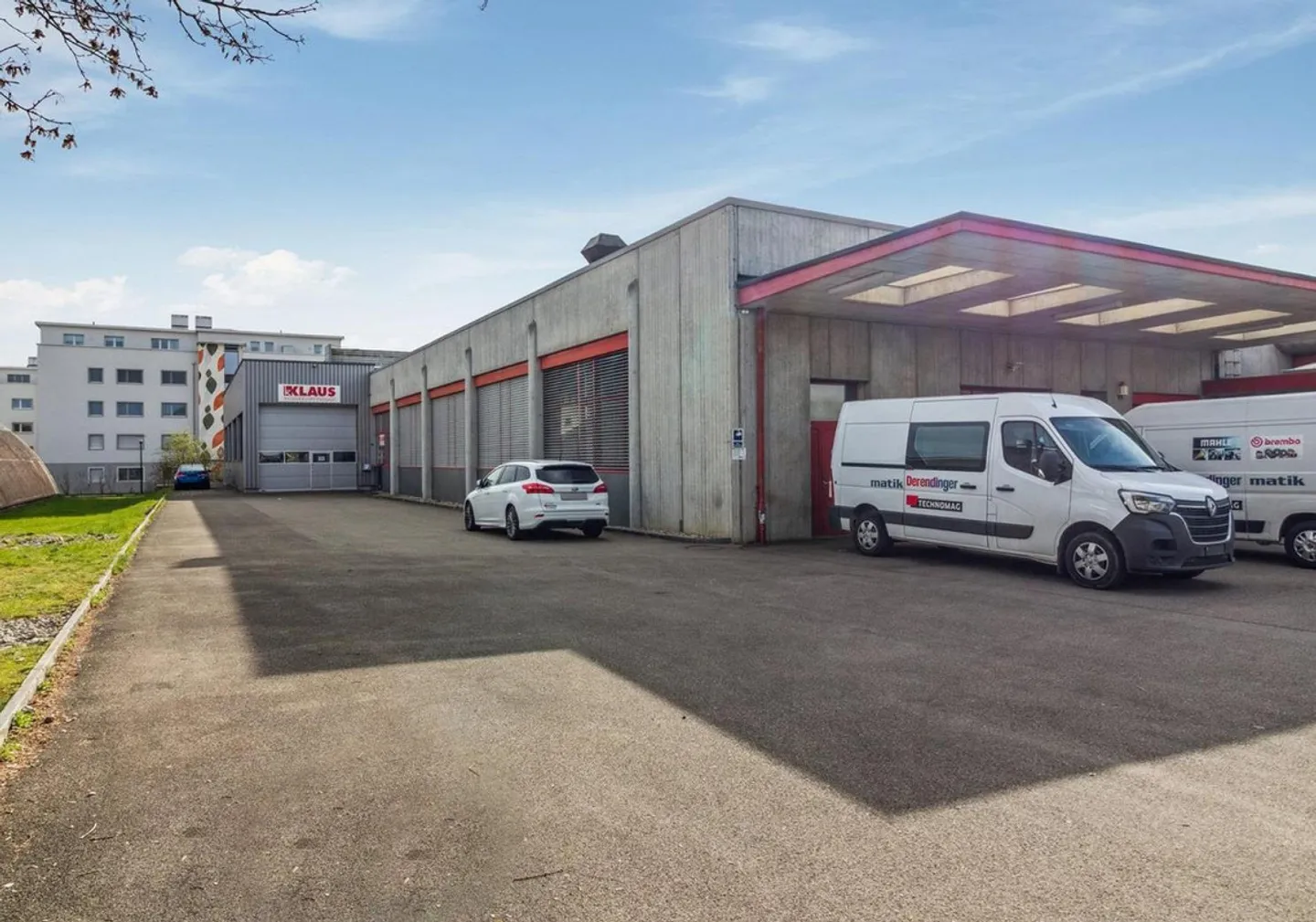 Officina/Magazzino inclusi spazi puliti e uffici su 2 piani - Foto 1 di 19
