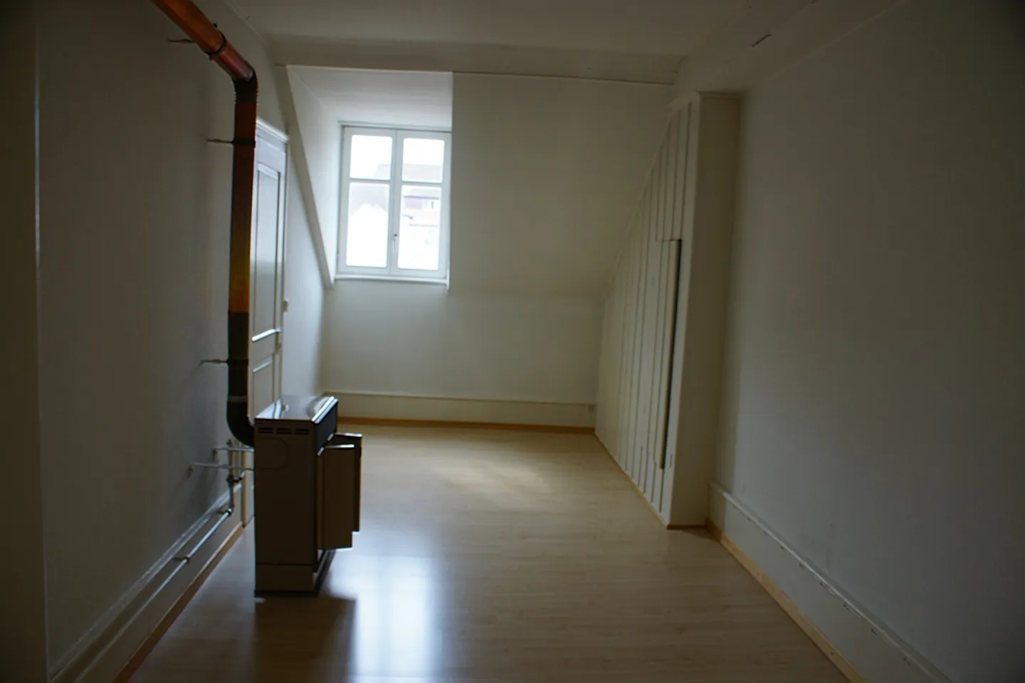 Bright, renovated 3-room old apartment for rent - Photo 5 of 6