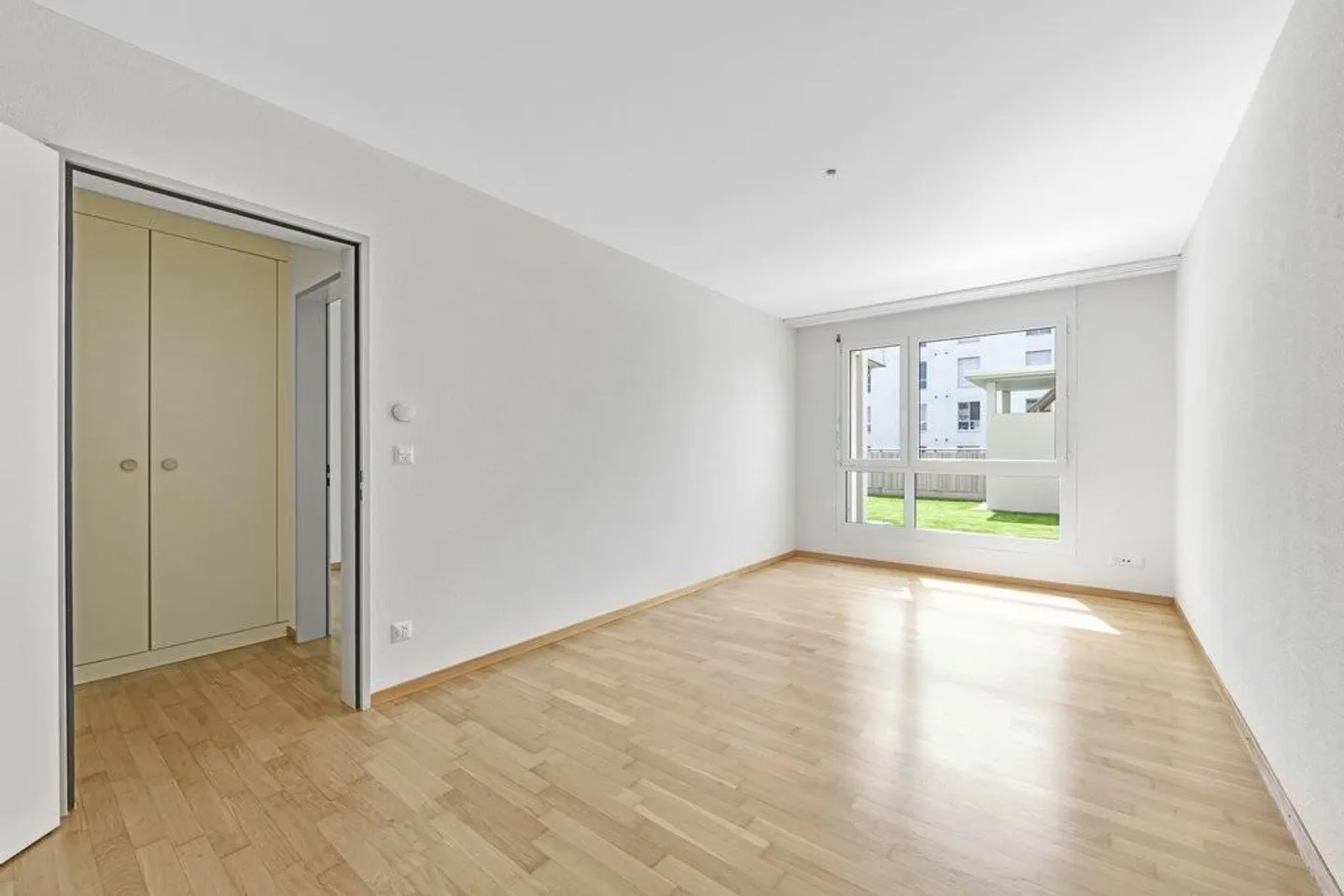 Appartement spacieux et lumineux avec grand balcon ! - Photo 4 sur 7