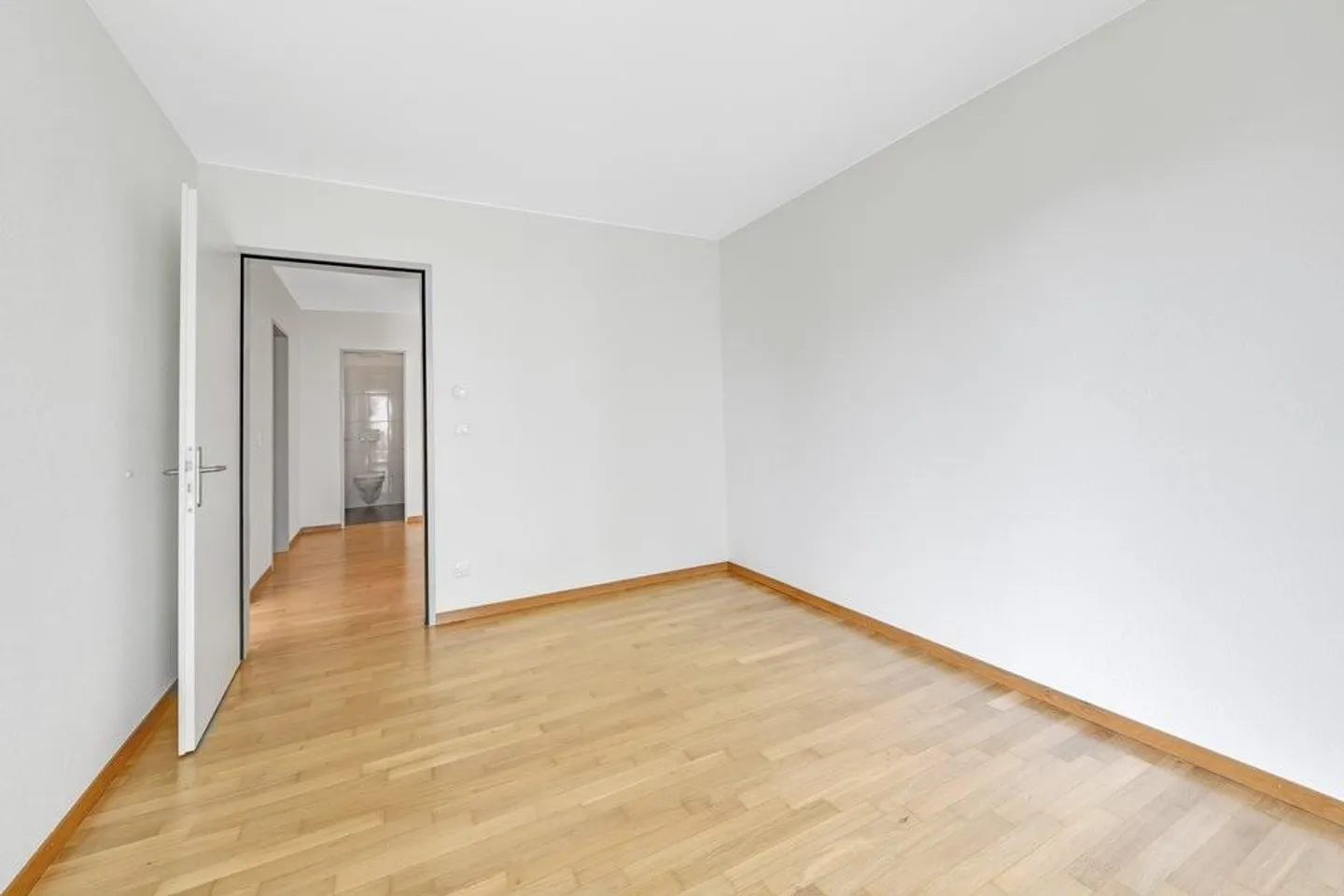 Appartement spacieux et lumineux avec grand balcon ! - Photo 6 sur 7