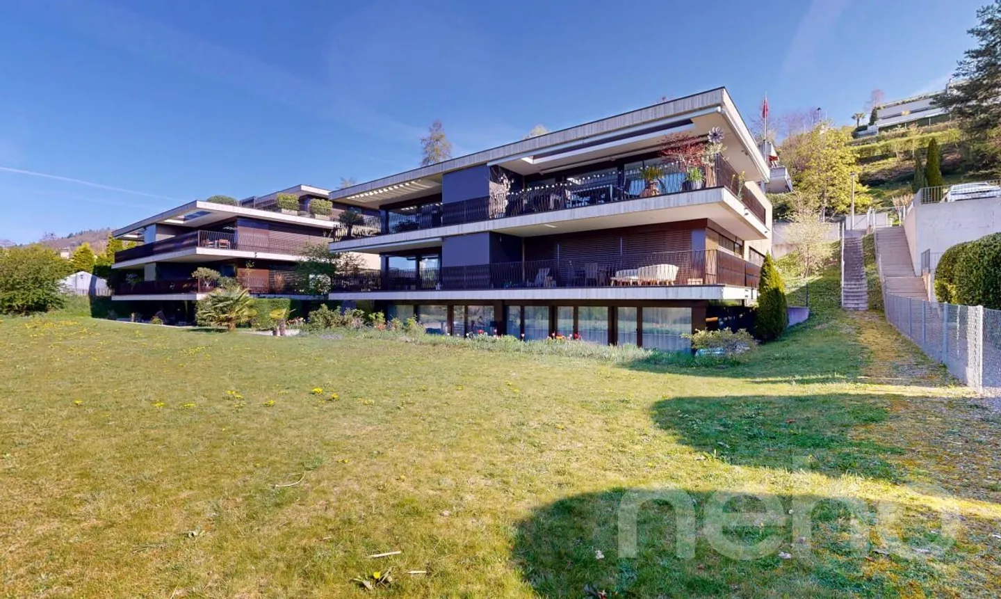 Appartamento con Terrazza Spaziosa Direttamente sulla Limmat - Foto 1 di 11