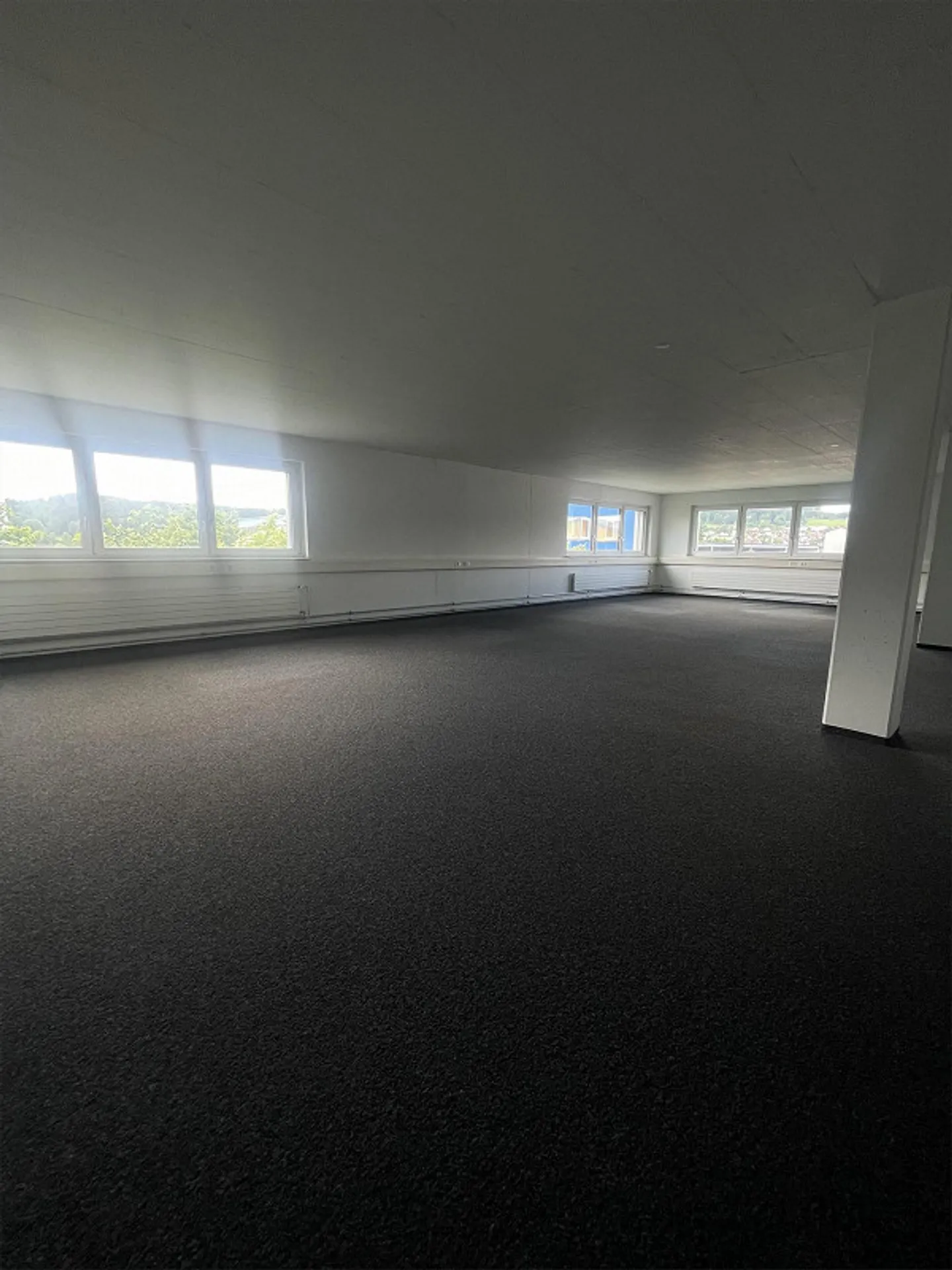 Officina/Magazzino inclusi spazi puliti e uffici su 2 piani - Foto 13 di 19