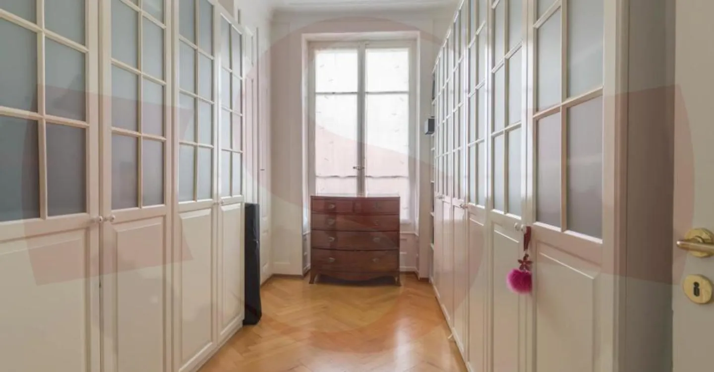 Superb 7-room apartment in an old building - Photo 9 of 10