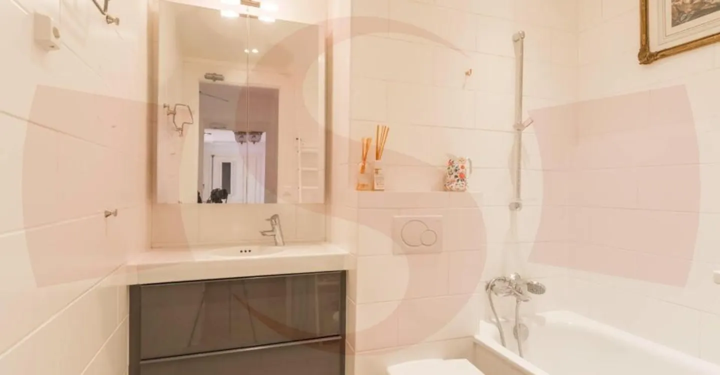 Superb 7-room apartment in an old building - Photo 10 of 10