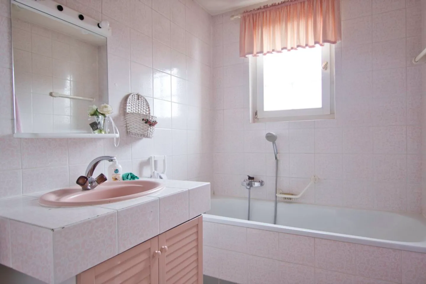 Luxury Villa with Wellness Space - Photo 11 of 15