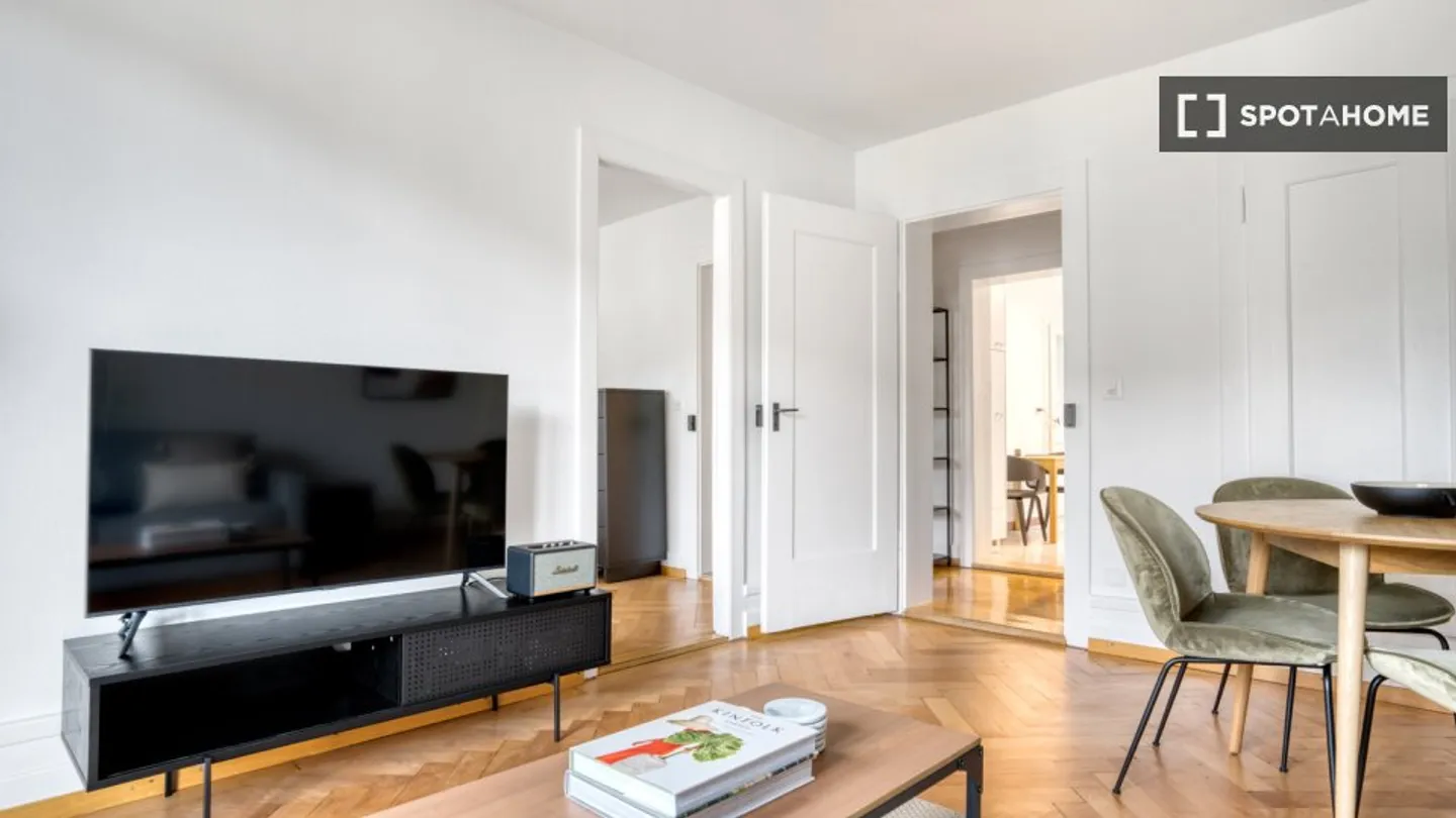 Découvrez, visitez et louez votre nouveau chez-vous en ligne en toute confiance. - Photo 1 sur 17