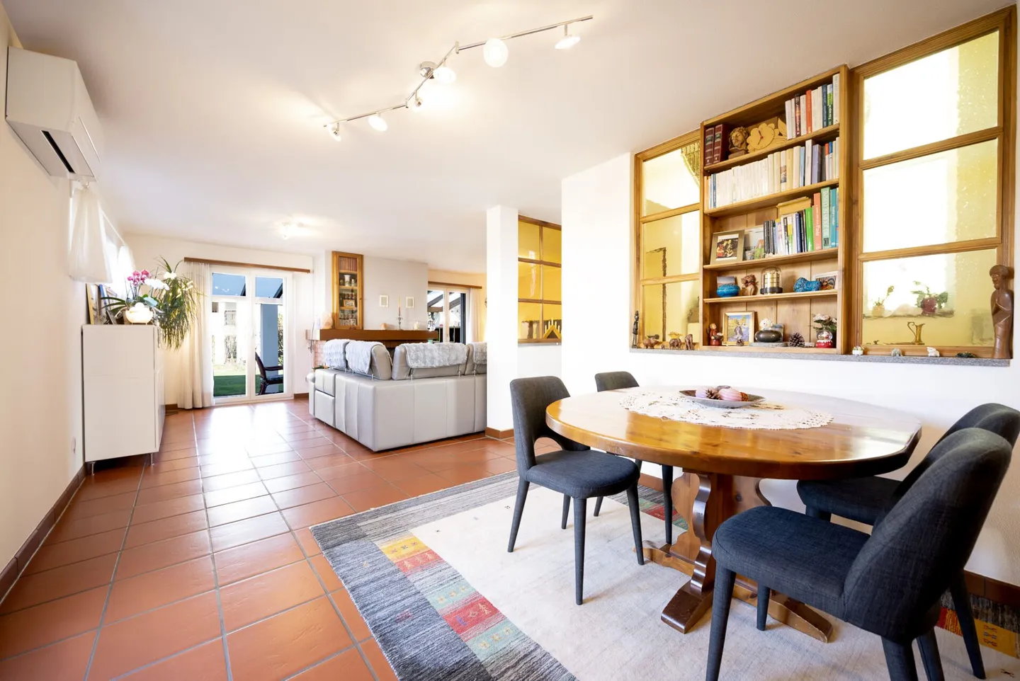 Villa esclusiva con grande giardino - Foto 7 di 15