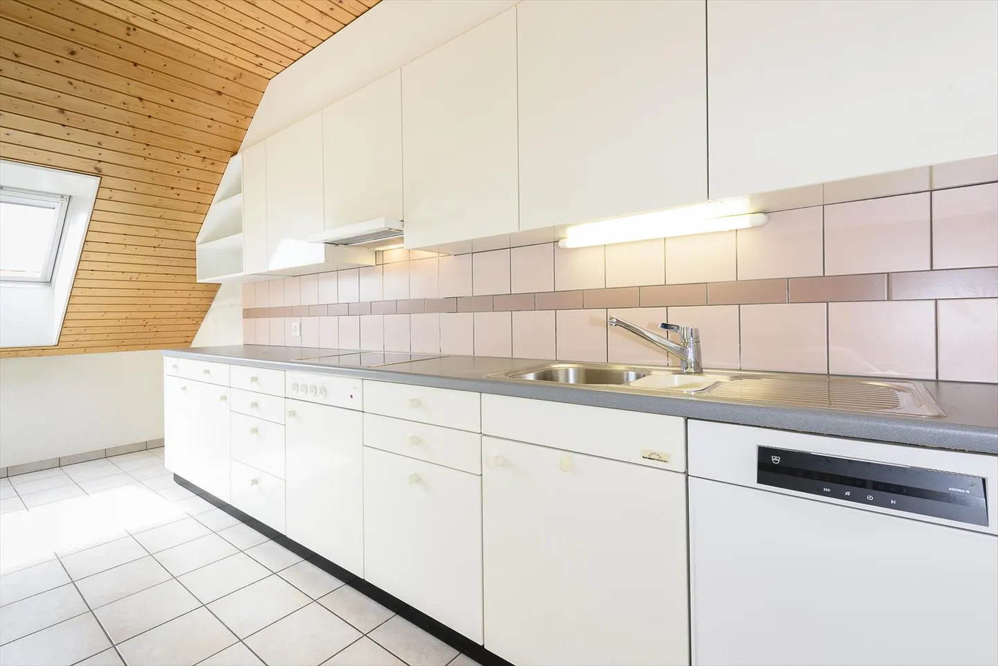 Offer yourself a pleasant living environment - Photo 3 of 9