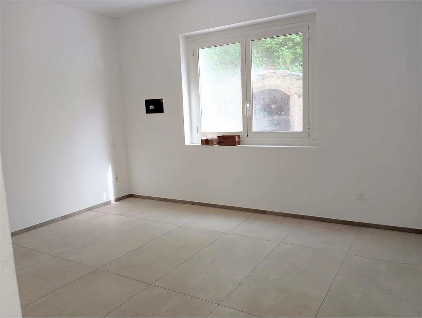 Figino - Elegant 3.5-room apartment with private garden and open view of the surrounding area - Photo 5 of 11