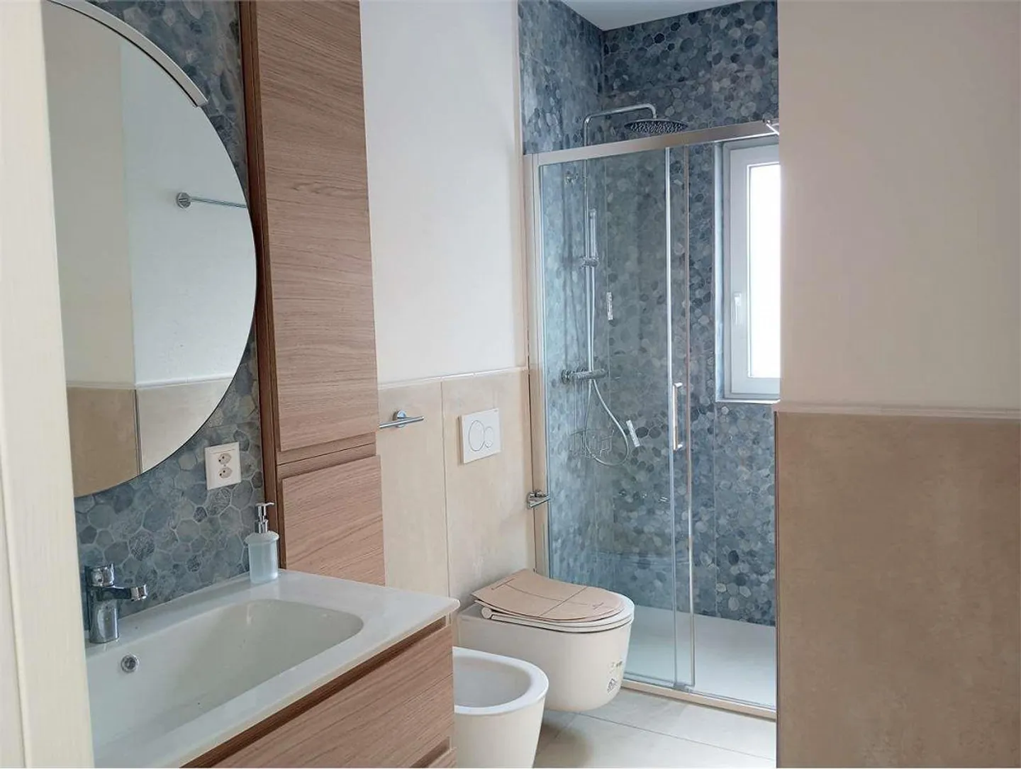 Figino - Elegant 3.5-room apartment with private garden and open view of the surrounding area - Photo 6 of 11