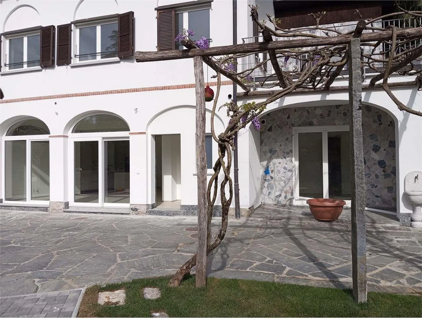 Figino - Elegant 3.5-room apartment with private garden and open view of the surrounding area - Photo 8 of 11