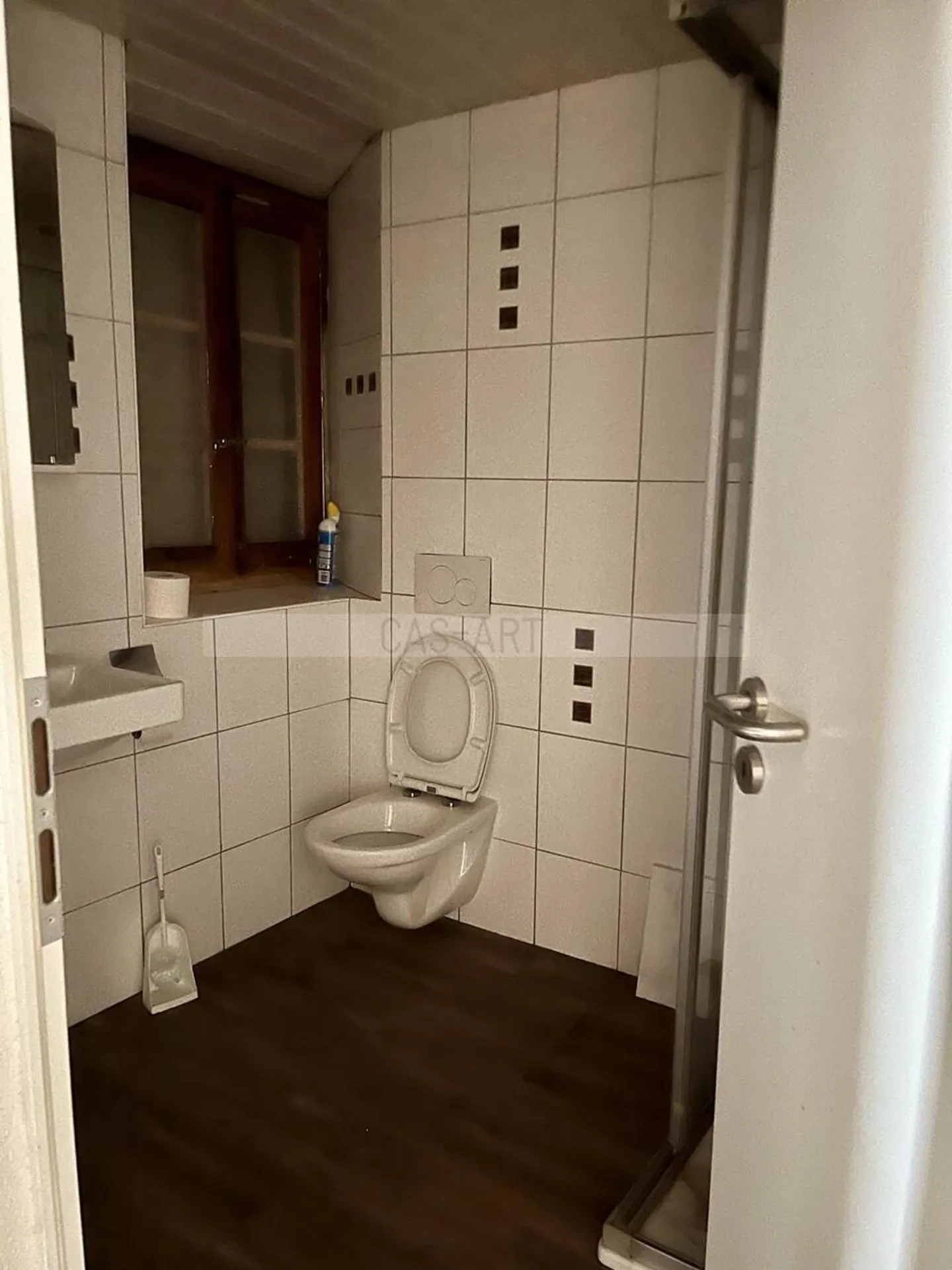 Charming Renovation Project Home - Photo 4 of 14