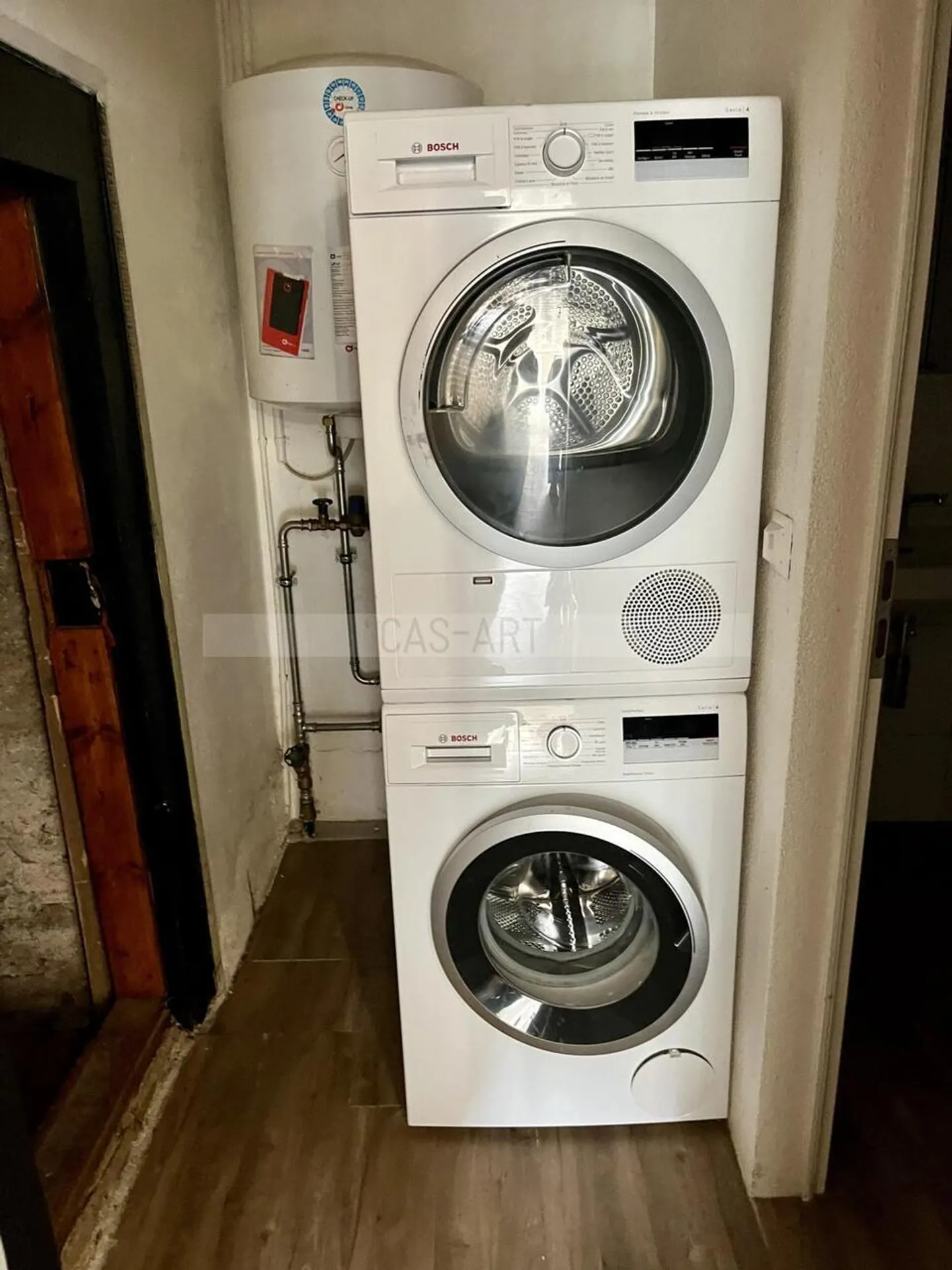 Charming Renovation Project Home - Photo 5 of 14