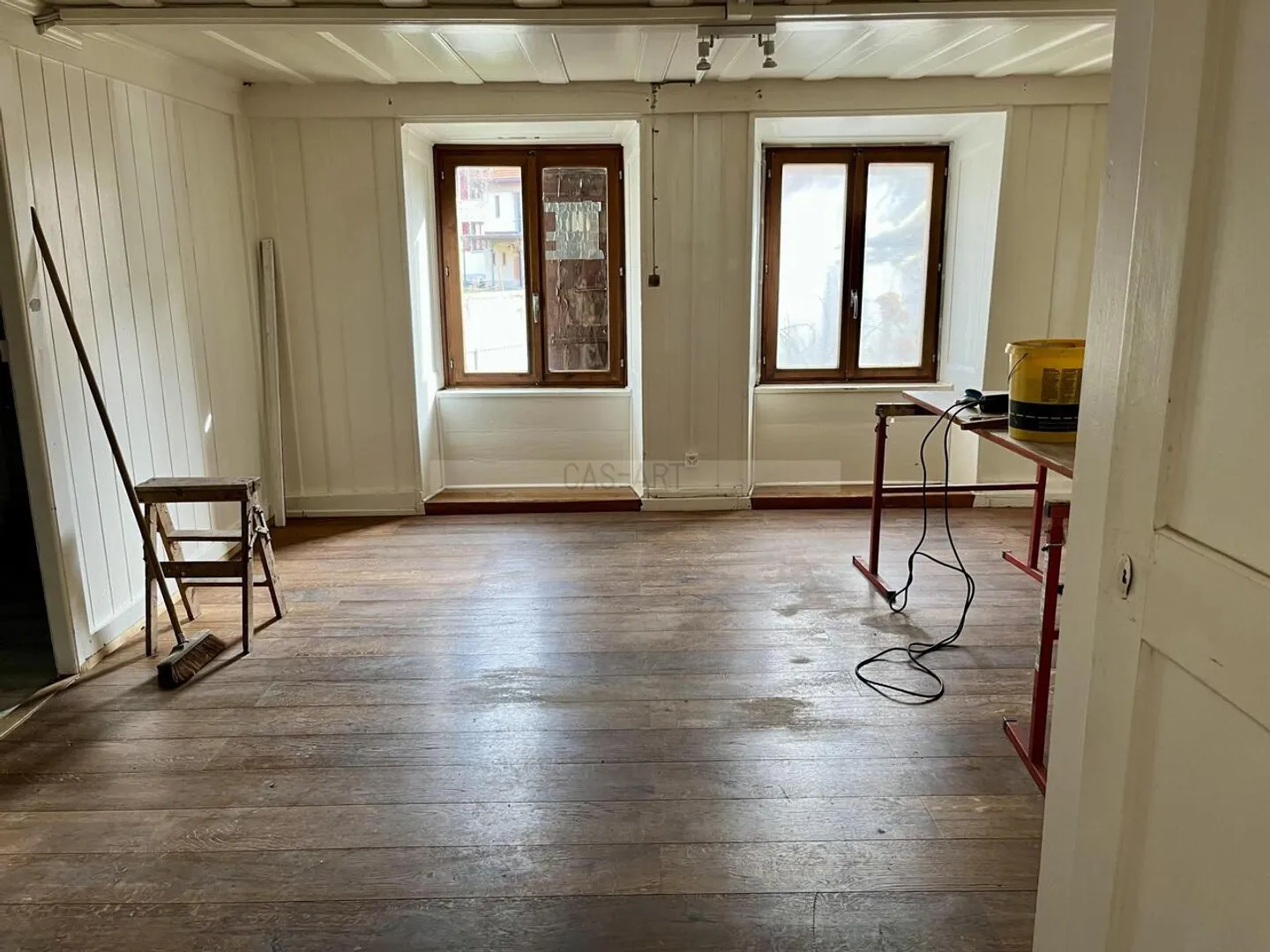 Charming Renovation Project Home - Photo 6 of 14