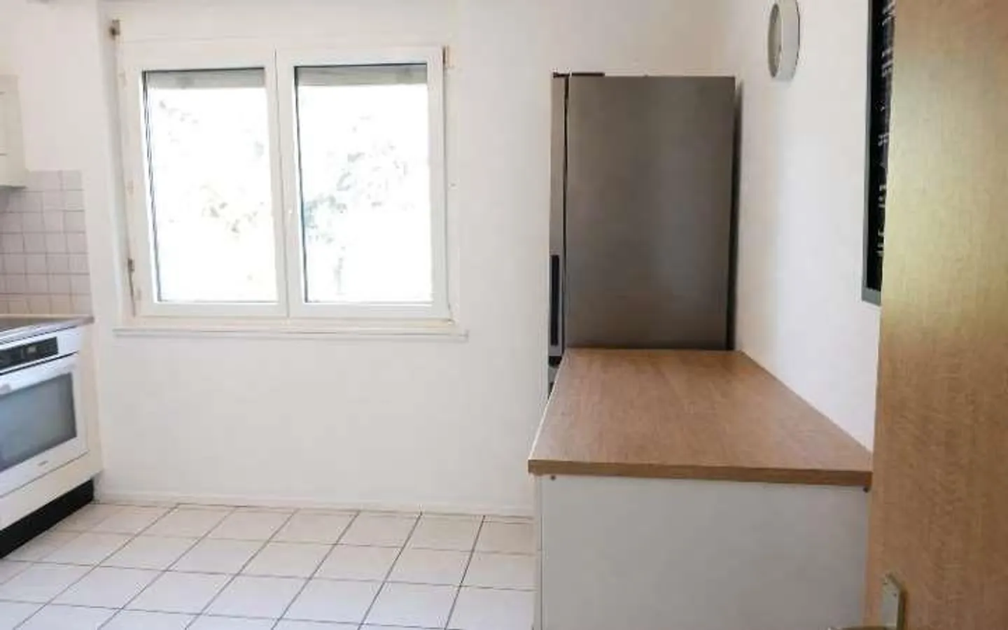 Appartement lumineux de 4,5 pièces dans un quartier résidentiel calme - Photo 5 sur 13