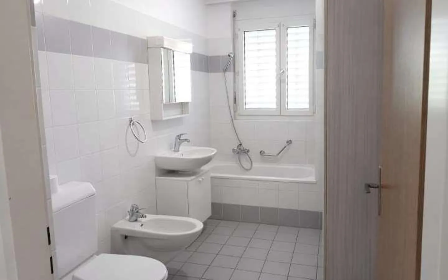 Appartement lumineux de 4,5 pièces dans un quartier résidentiel calme - Photo 11 sur 13