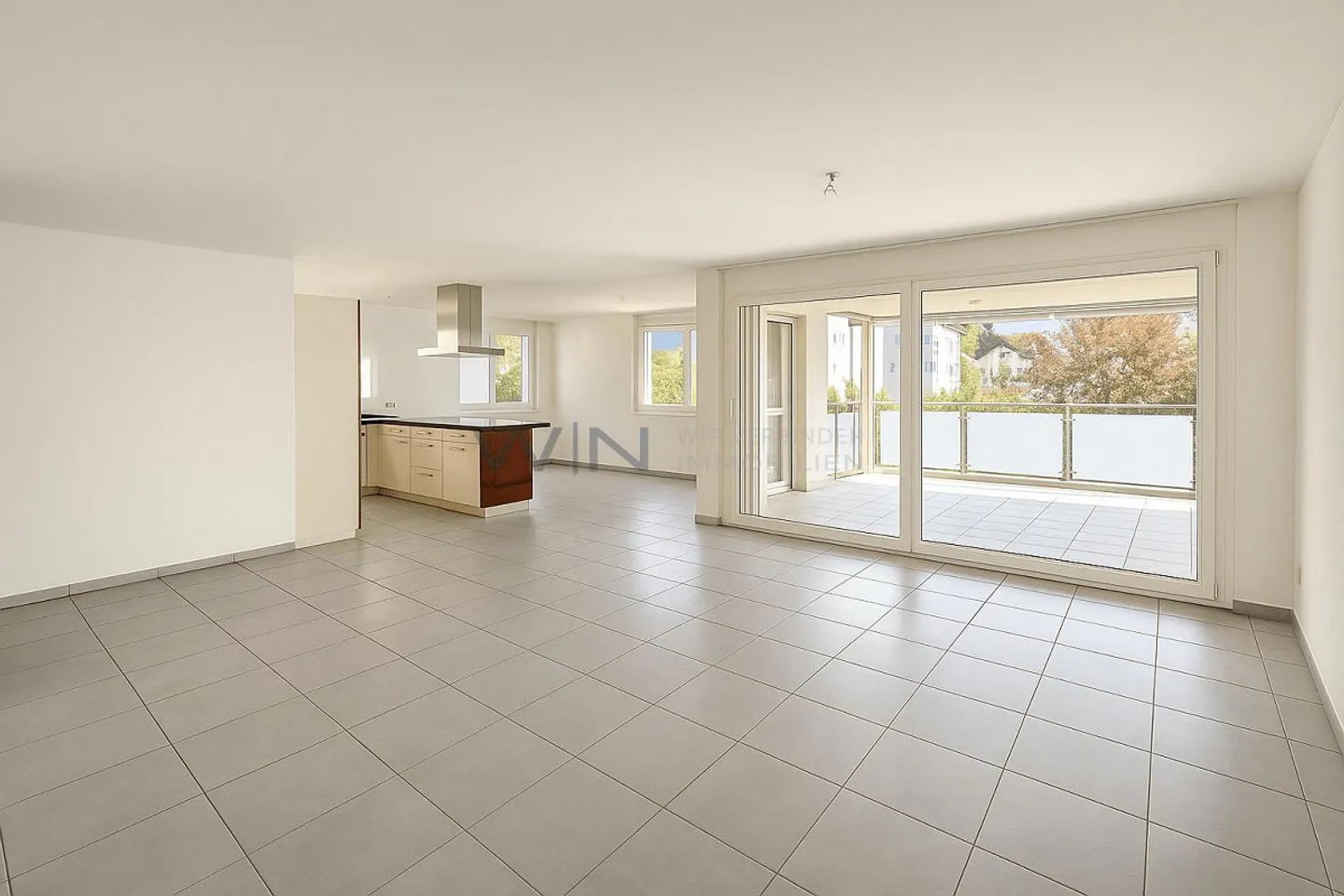 Modernes Apartment mit Balkon - Foto 2 von 7